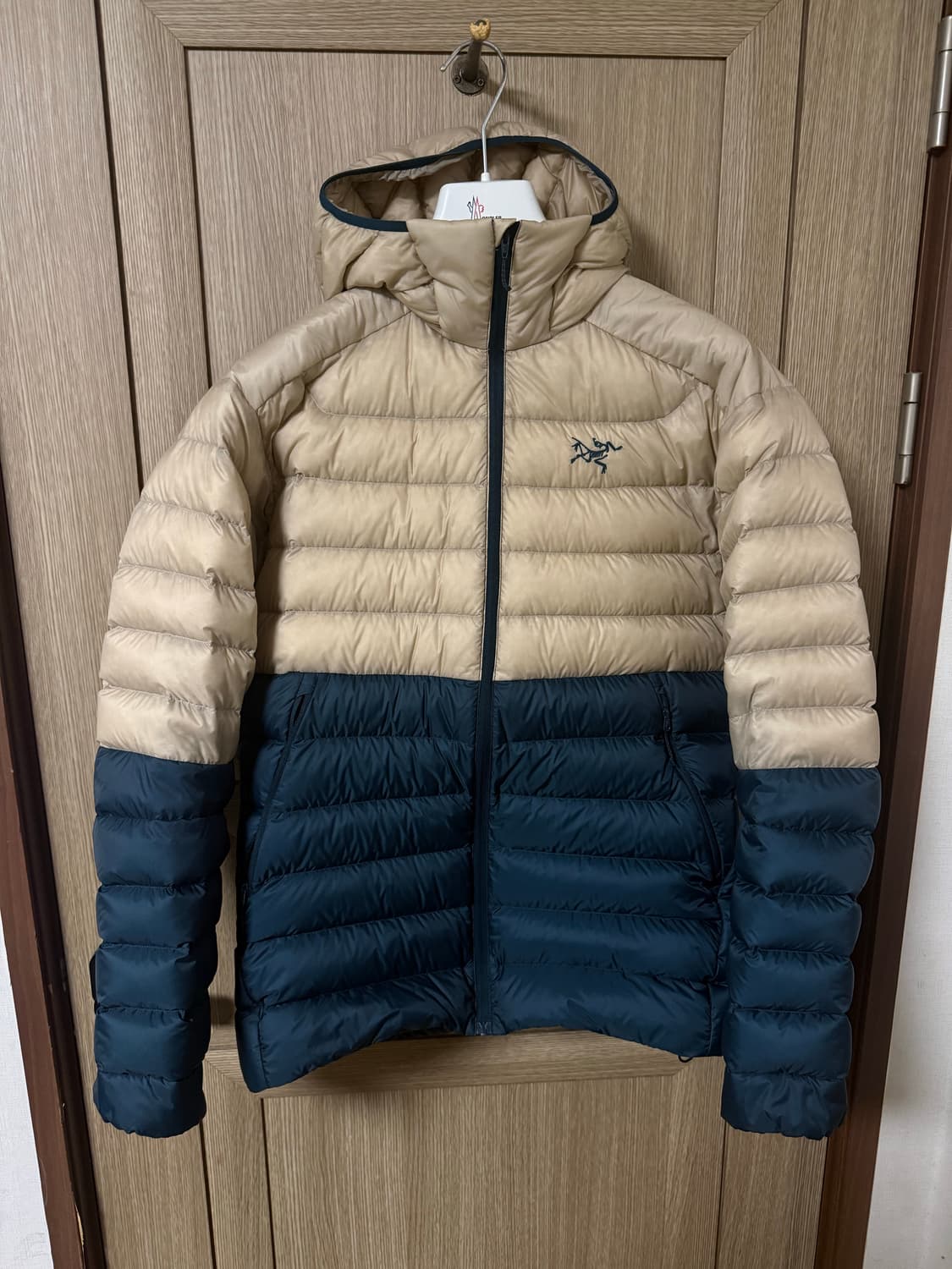 아크테릭스 24FW 세륨 경량패딩 정글메이즈 M 상품이미지1