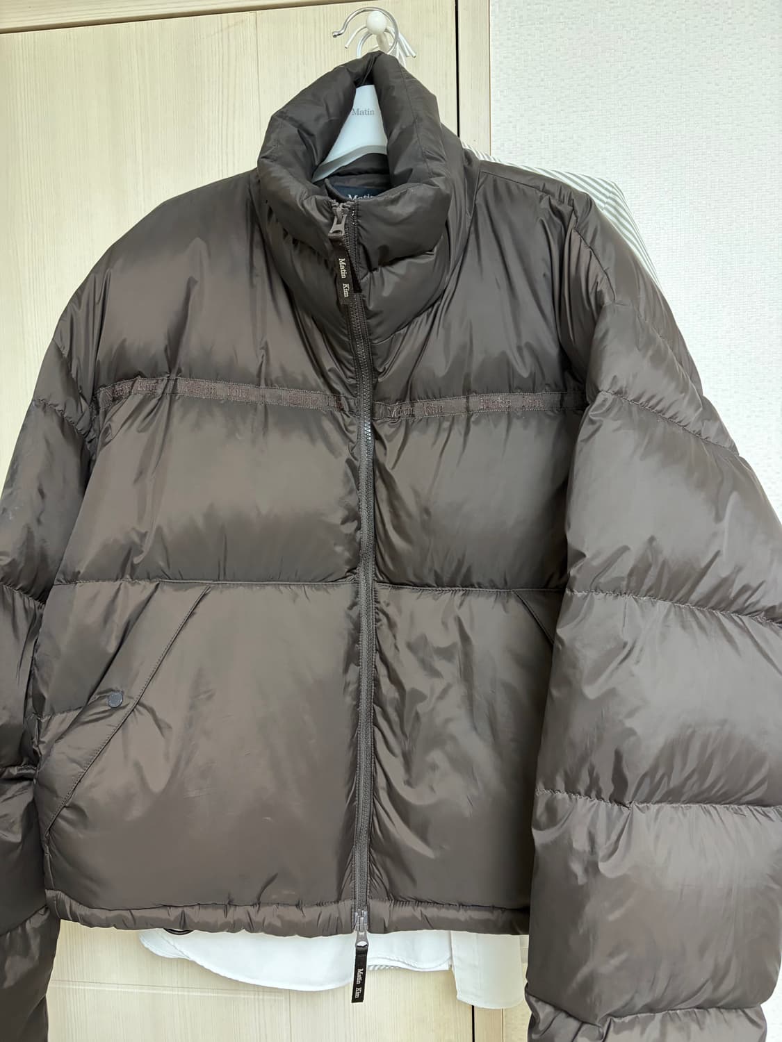 마뗑킴 로고 테이핑 퍼퍼 브라운 패딩 상품이미지3