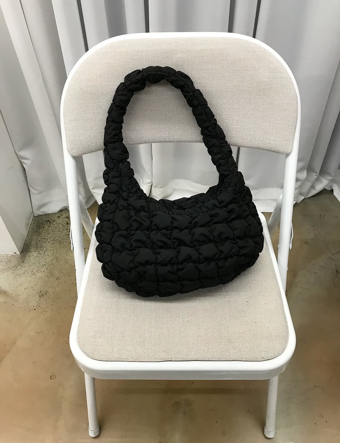 코스 퀼티드 미니 구름백 가방 상품이미지2