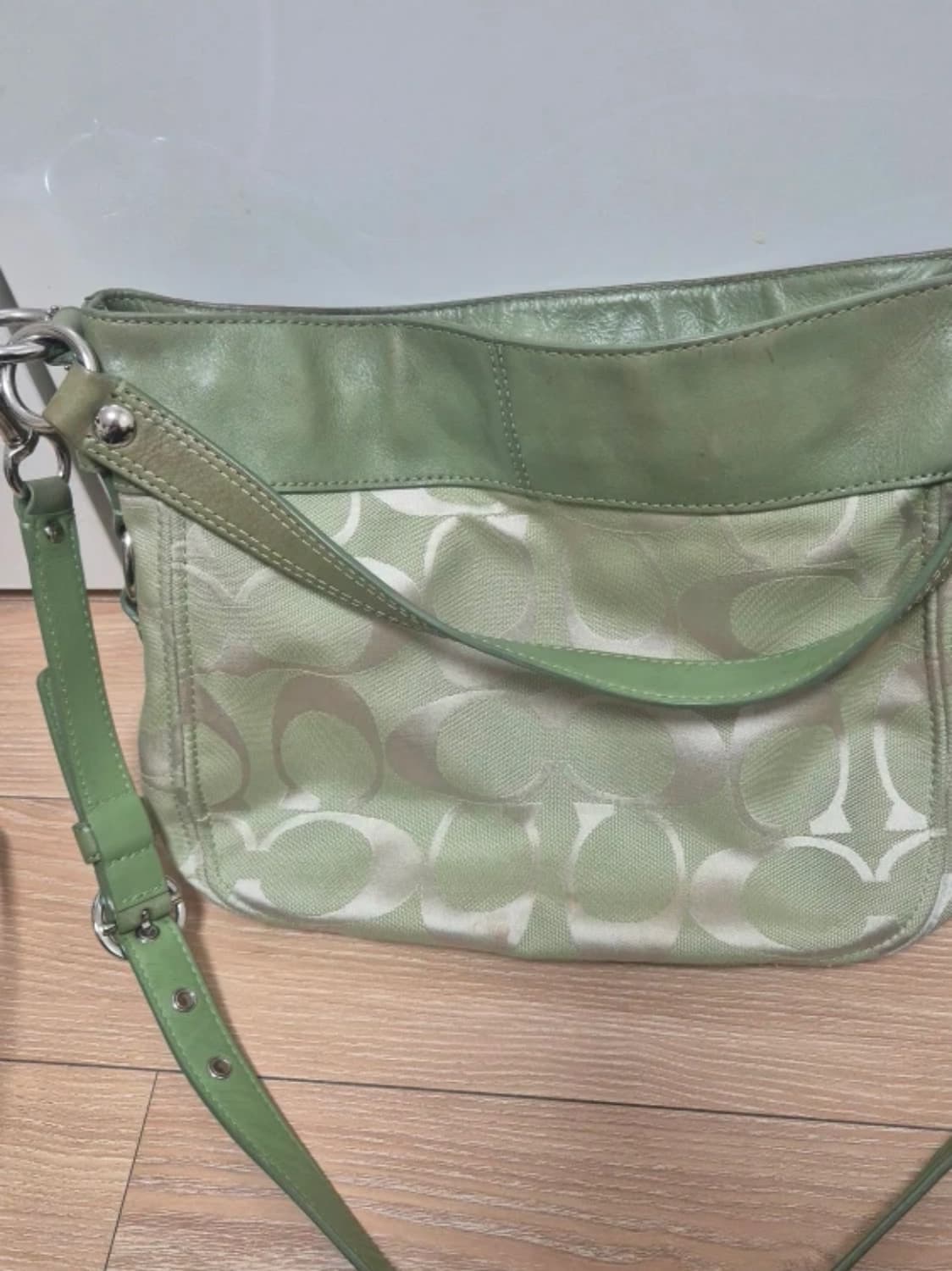 Coach 연두애플민트그린 코치 시그니처 숄더백 상품이미지4