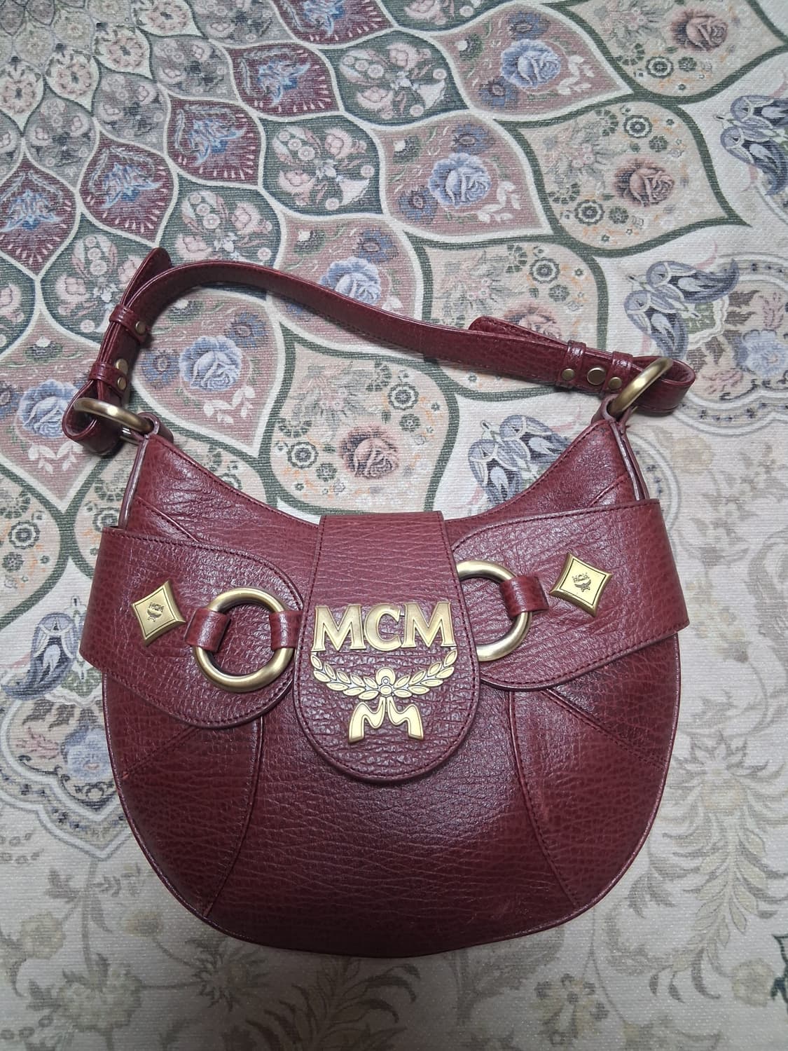 엠시엠가죽숄더백 상품이미지1