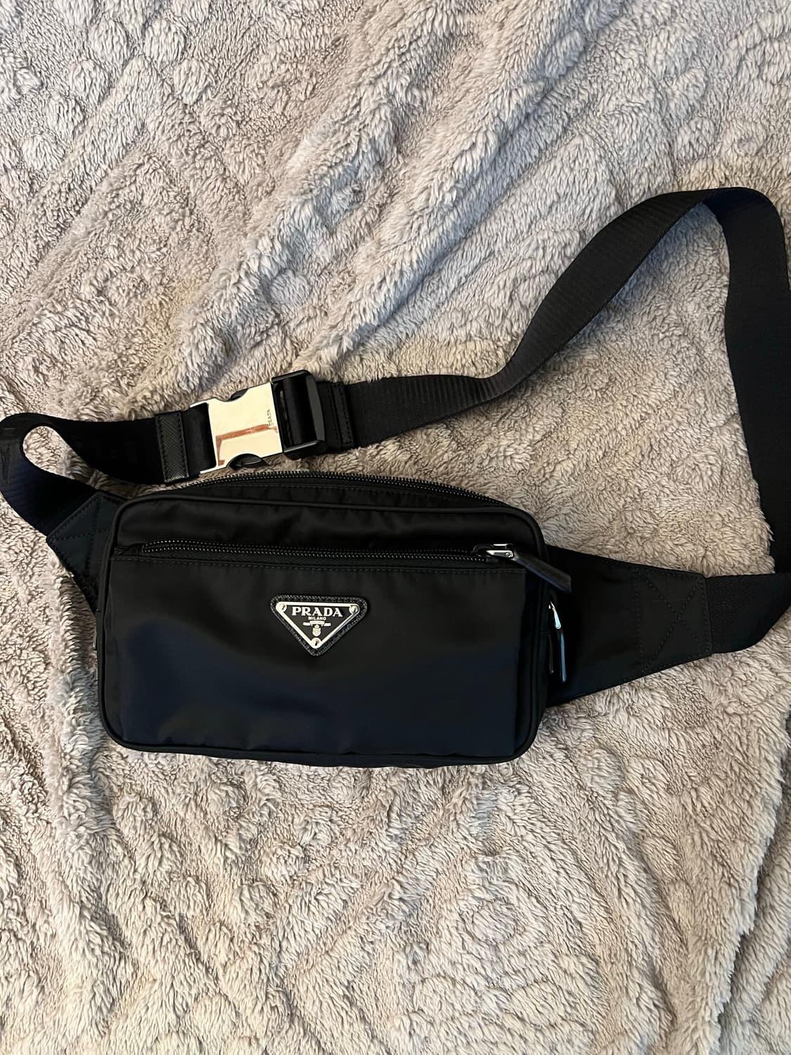 프라다 힙색 벨트백 크로스백 2vl977 상품이미지1
