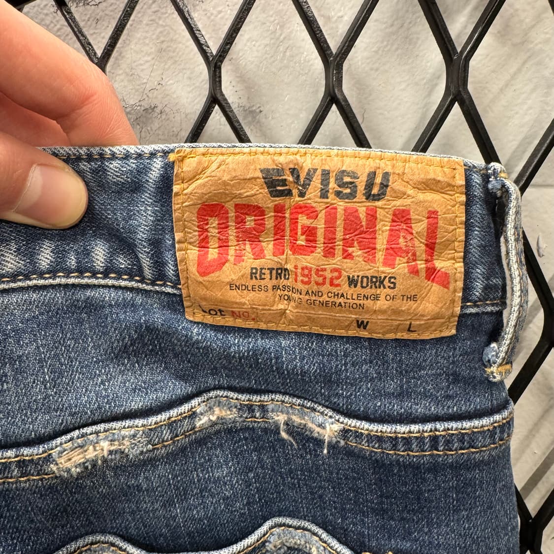에비수 슬림핏 워싱 데님 팬츠 후면 갈매기 로고 포인트 중청 상품이미지8