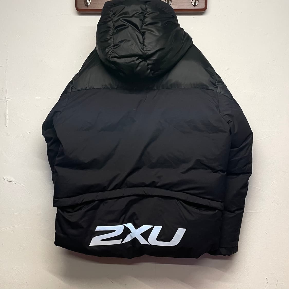 2XU 블랙 덕 다운 후드 패딩 자켓 상품이미지5