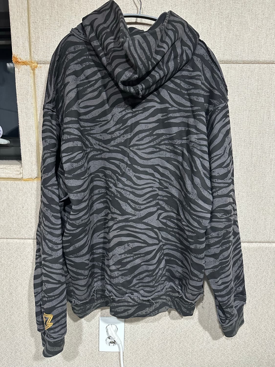 리벤지 스톰 지브라 후드 상품이미지2