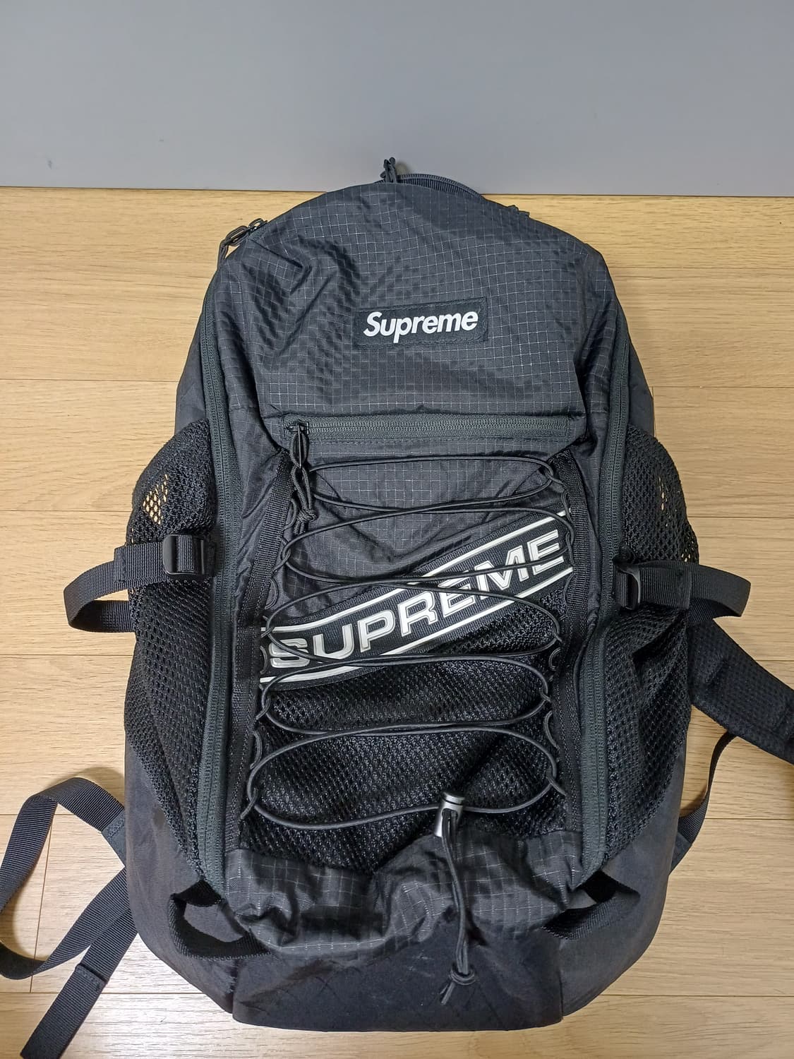 슈프림 백팩 23fw 상품이미지1