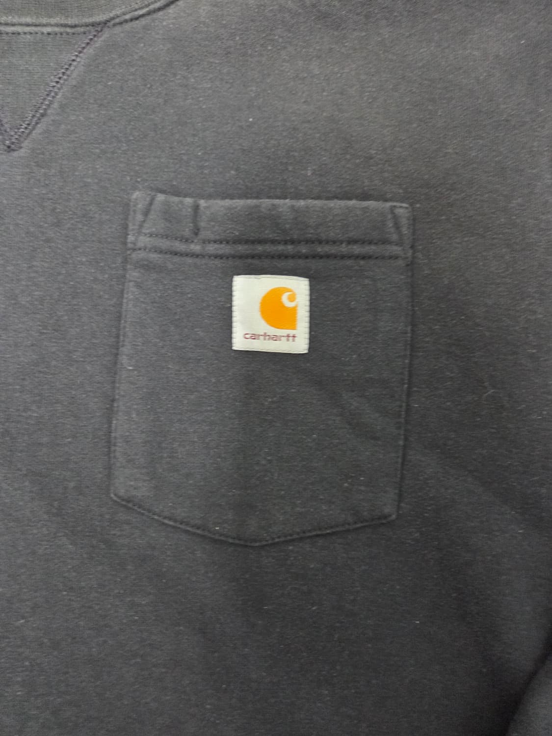 칼하트 포켓 맨투맨 블랙 상품이미지2