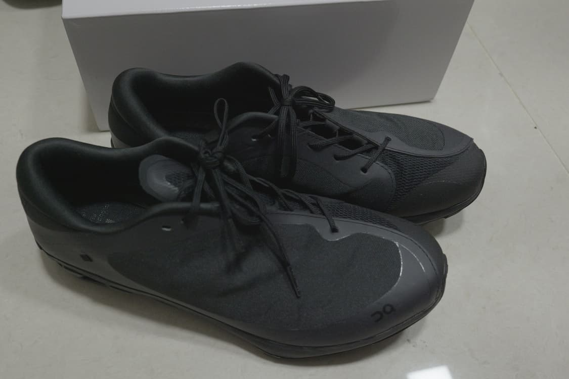 260) 온 러닝 x 파프 클라우드벤쳐 피크 블랙 상품이미지2