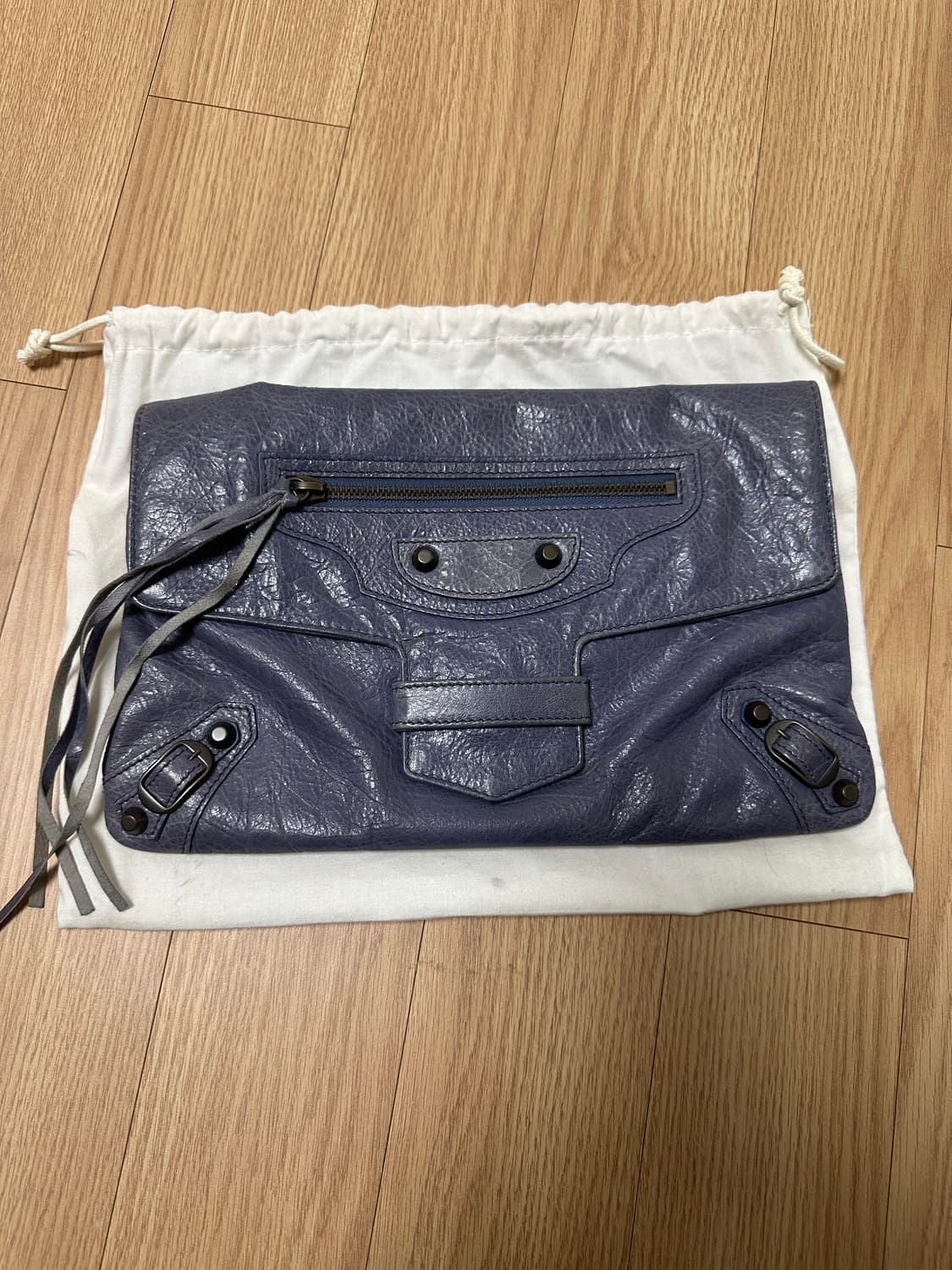 발렌시아가 램스킨 모터백 클러치 상품이미지1