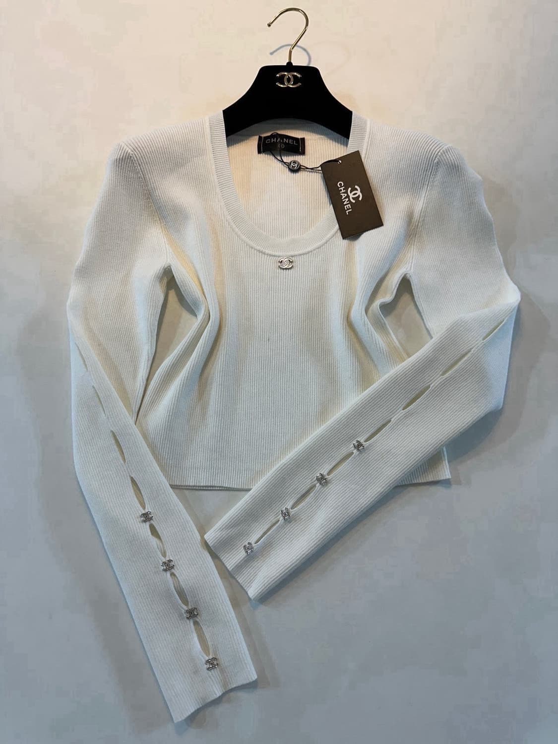 (새상품)샤넬소매장식니트 상품이미지1