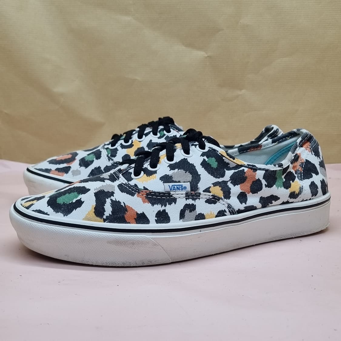 반스 컴피쿠시 레오파드 남성스니커즈 270 상품이미지1