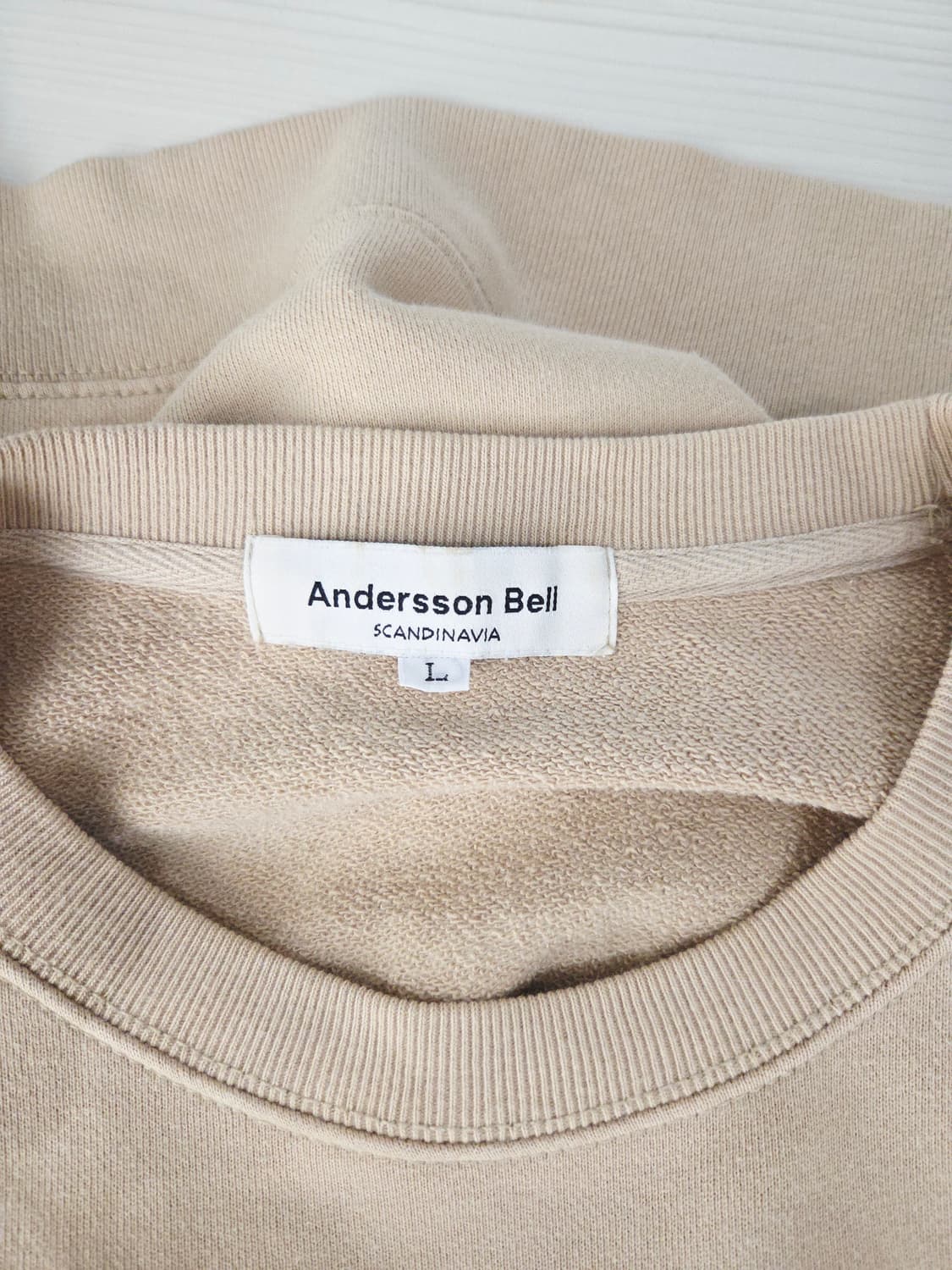 앤더슨벨 ALONE 레터링 사이드 지퍼 맨투맨 베이지 상품이미지7