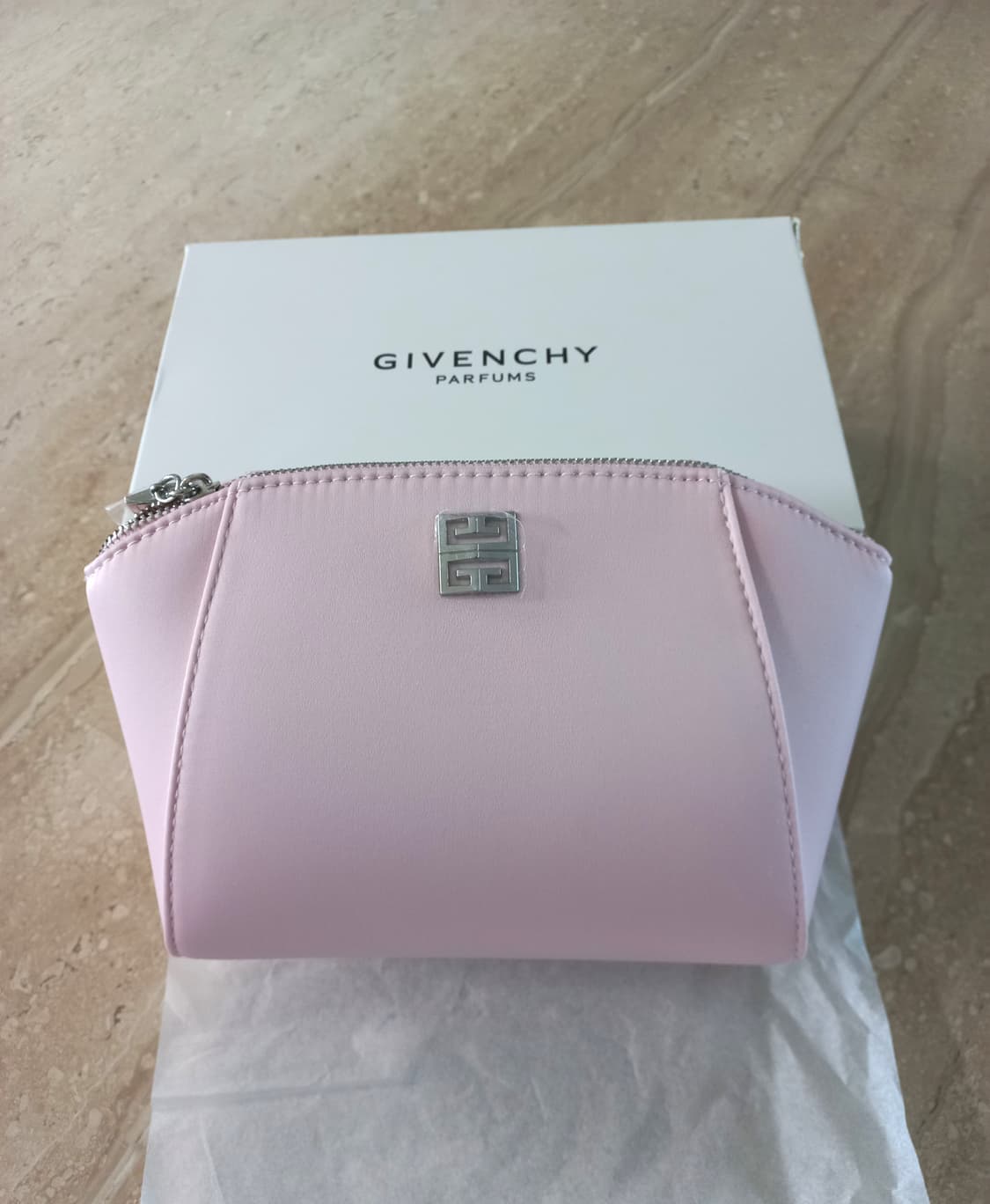 지방시 Givenchy 레더 연핑크 파우치 (새제품) 상품이미지2