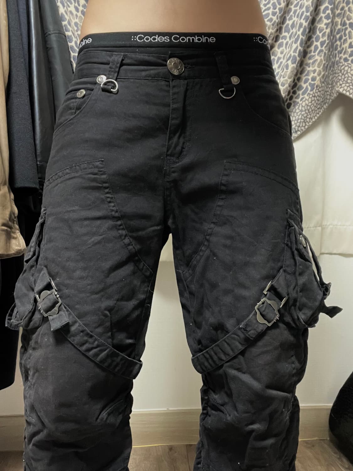 펑크 버클 디테일 블랙 카고팬츠 하프 상품이미지5