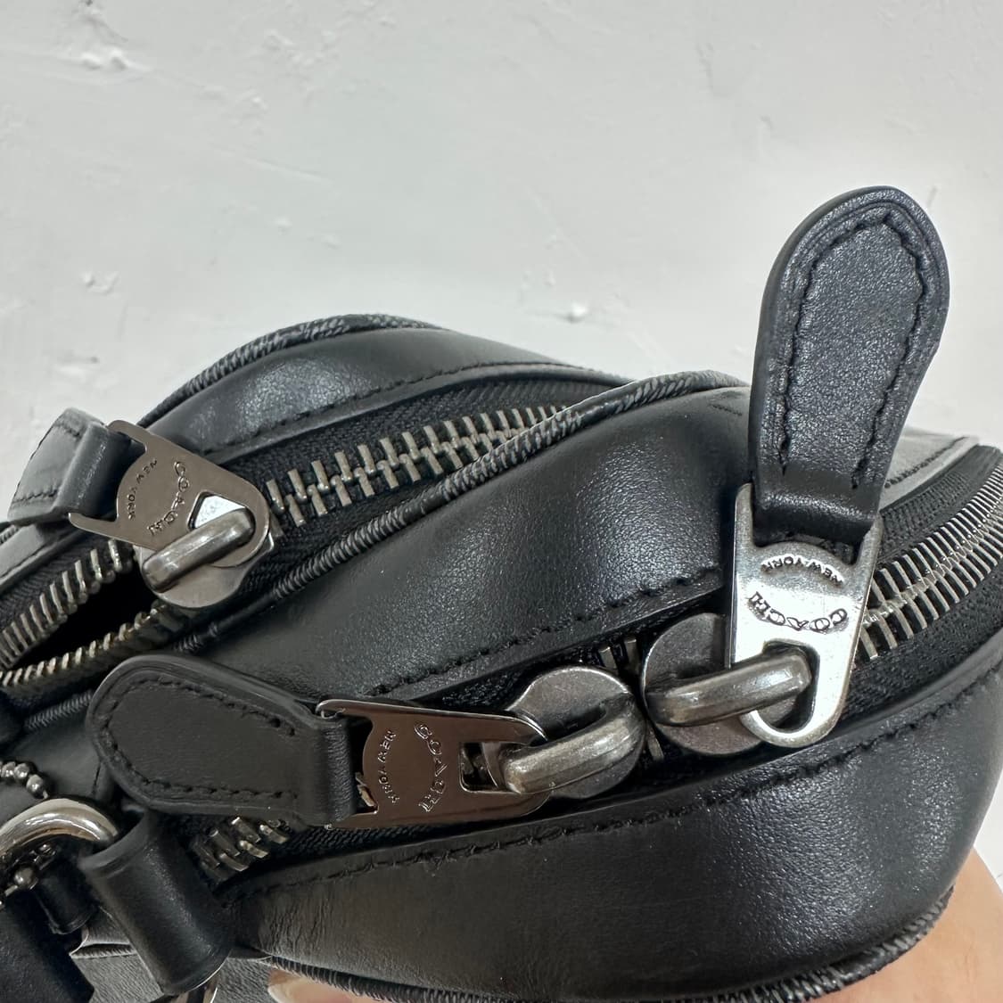 COACH 코치 남여공용 가죽 시그니처 크로스백 상품이미지4