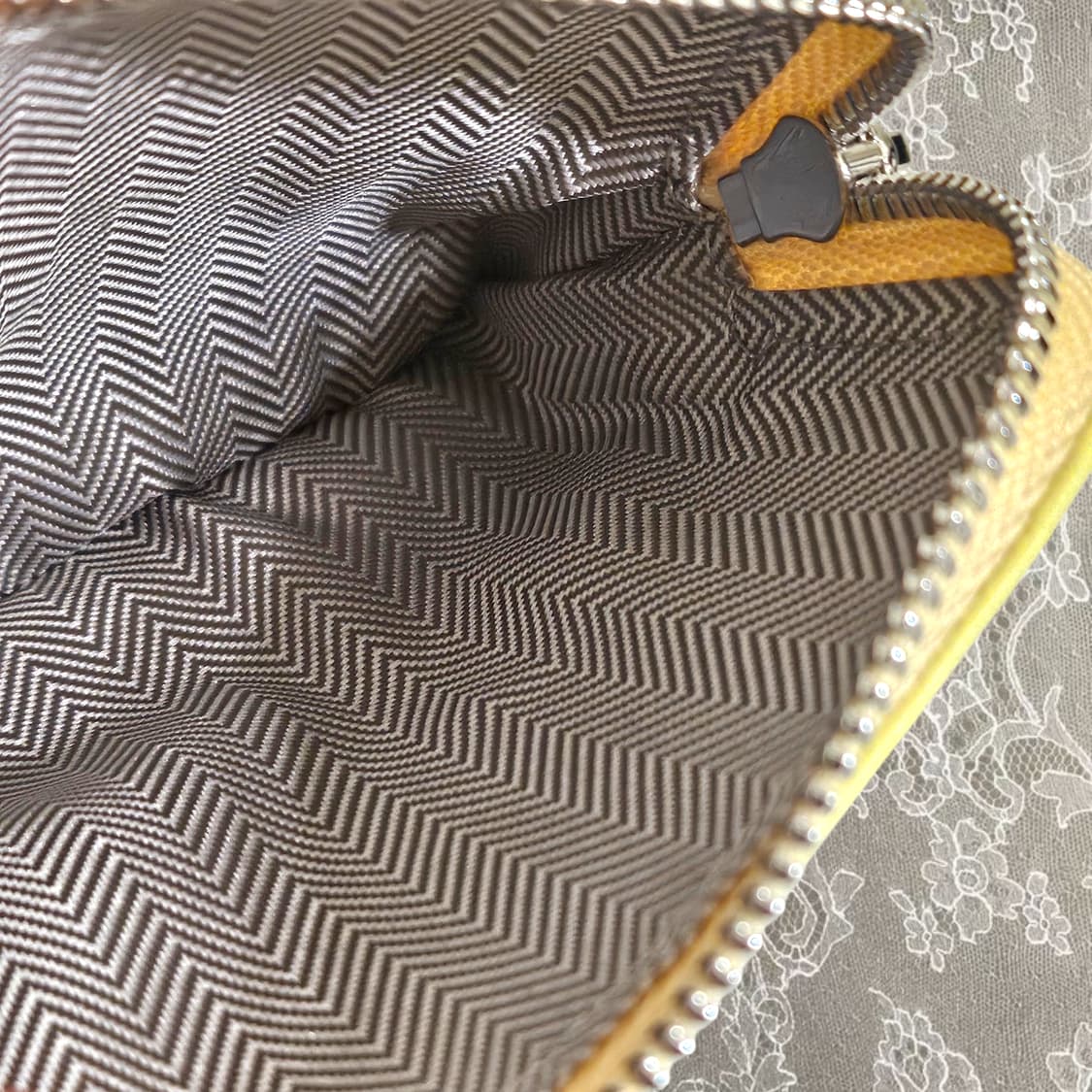 샤넬 빈티지 업사이클링 레몬 양가죽 지갑 상품이미지3