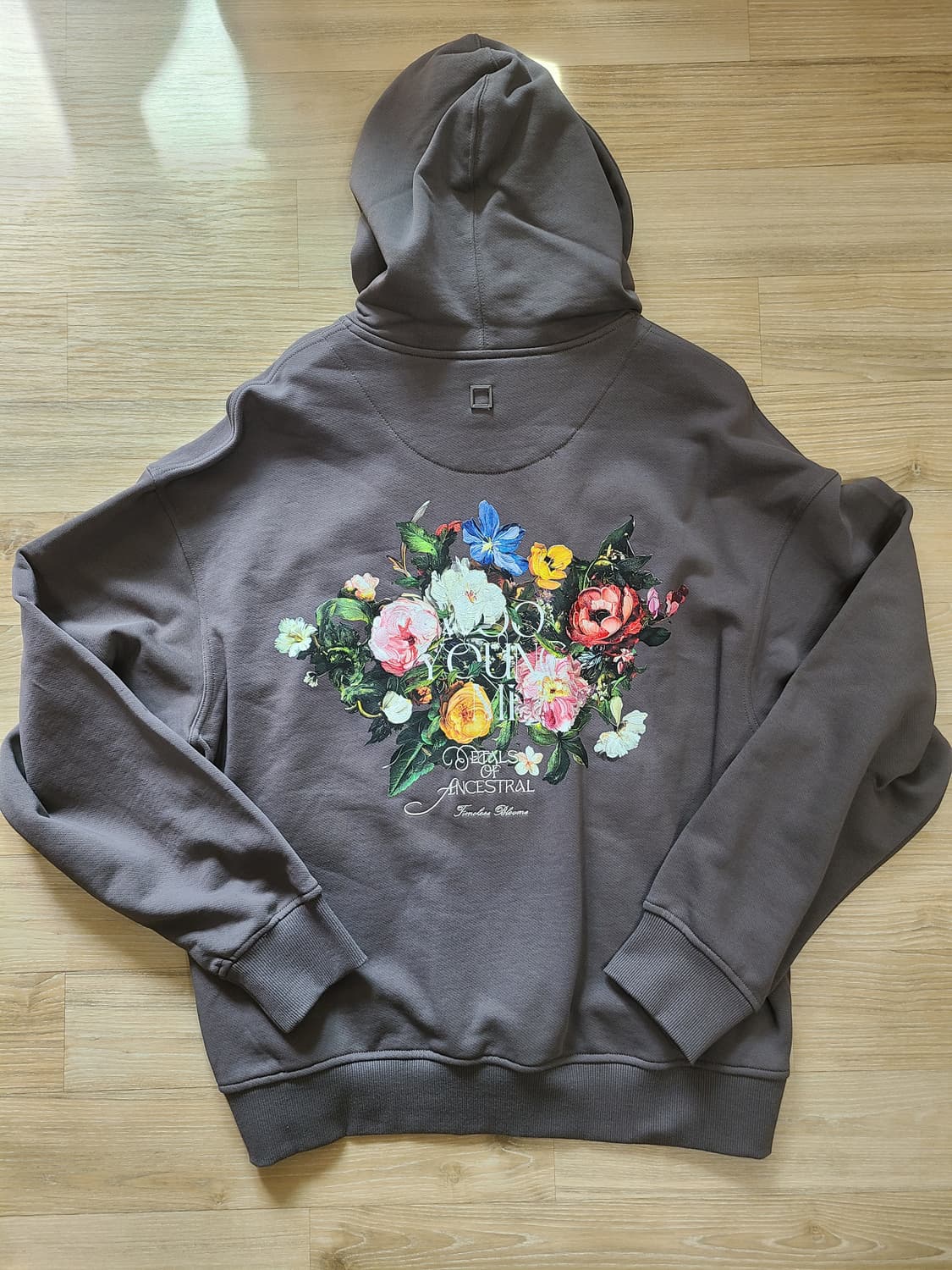 [정품/새상품] 우영미 플라워 백로고 후드티셔츠 상품이미지1