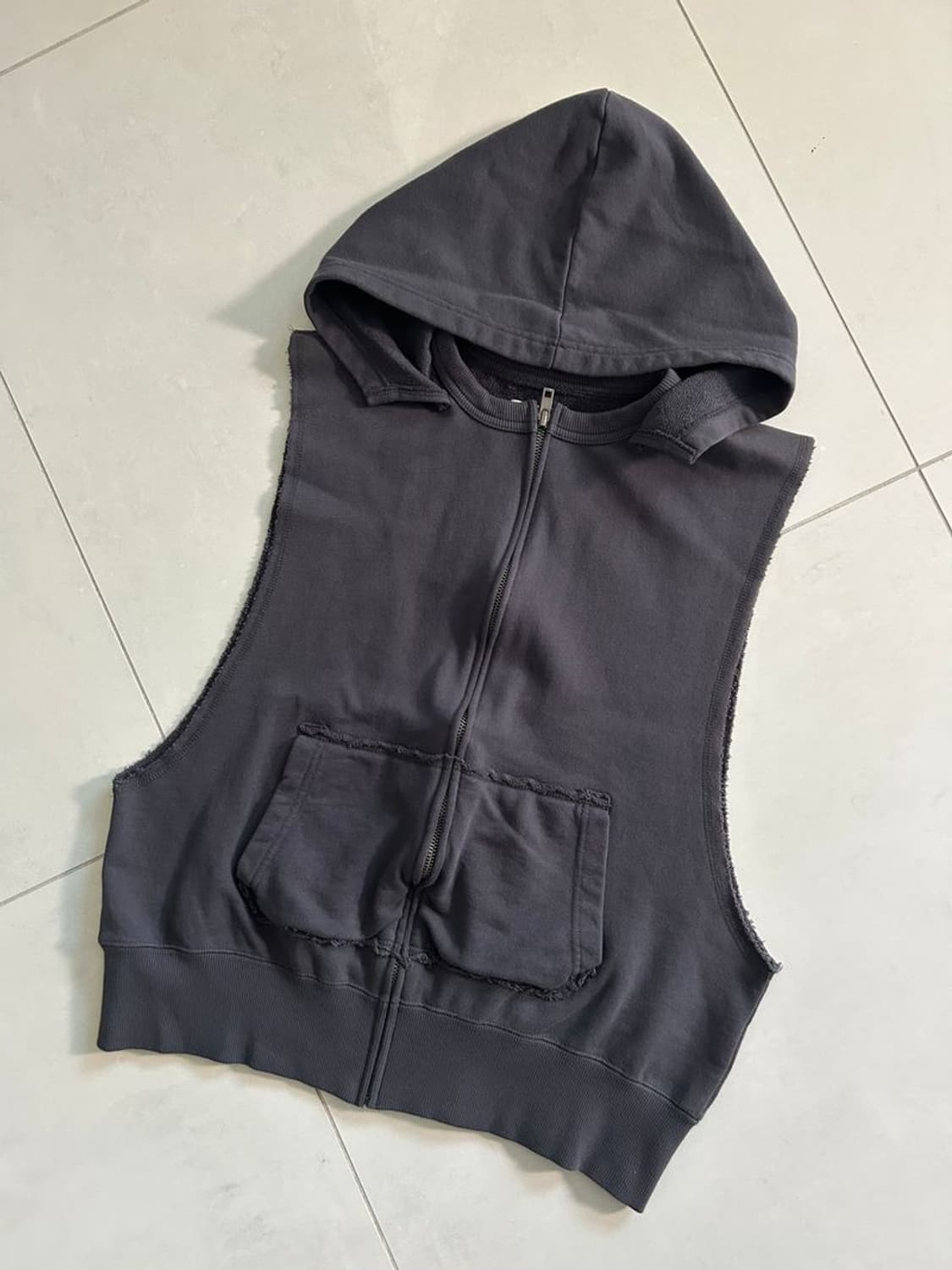 ZIP HOODIE NS 노슬리브 지퍼 후드티 상품이미지3