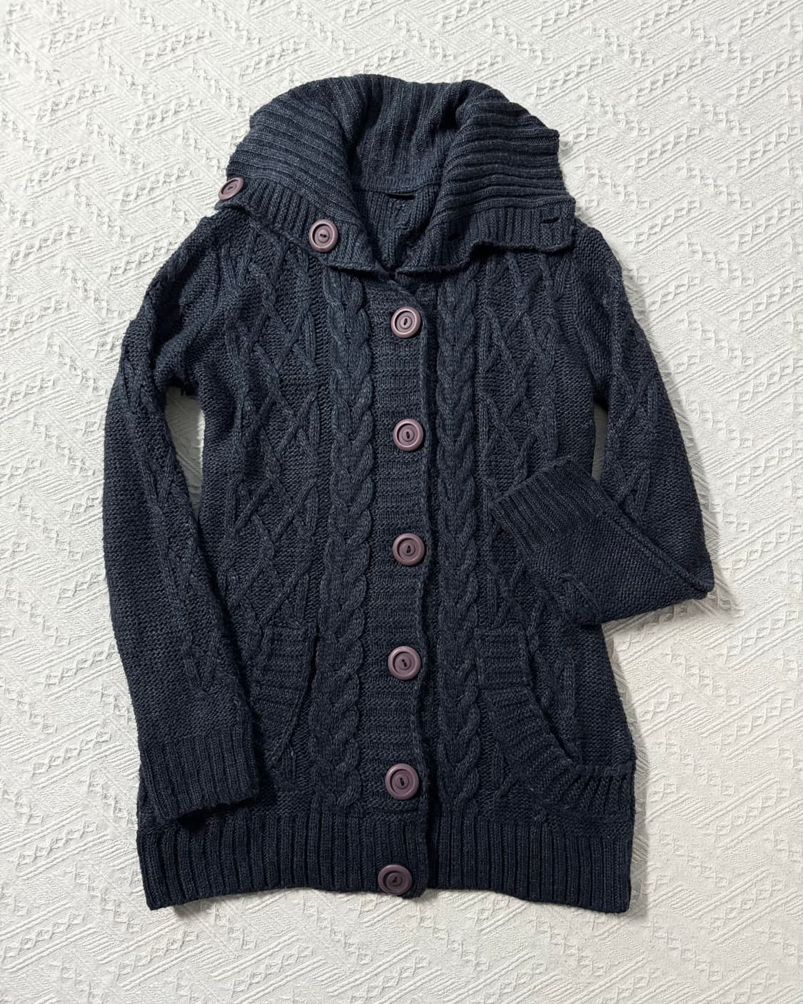 폴딩 넥 포켓 케이블 니트 패턴 가디건 상품이미지5