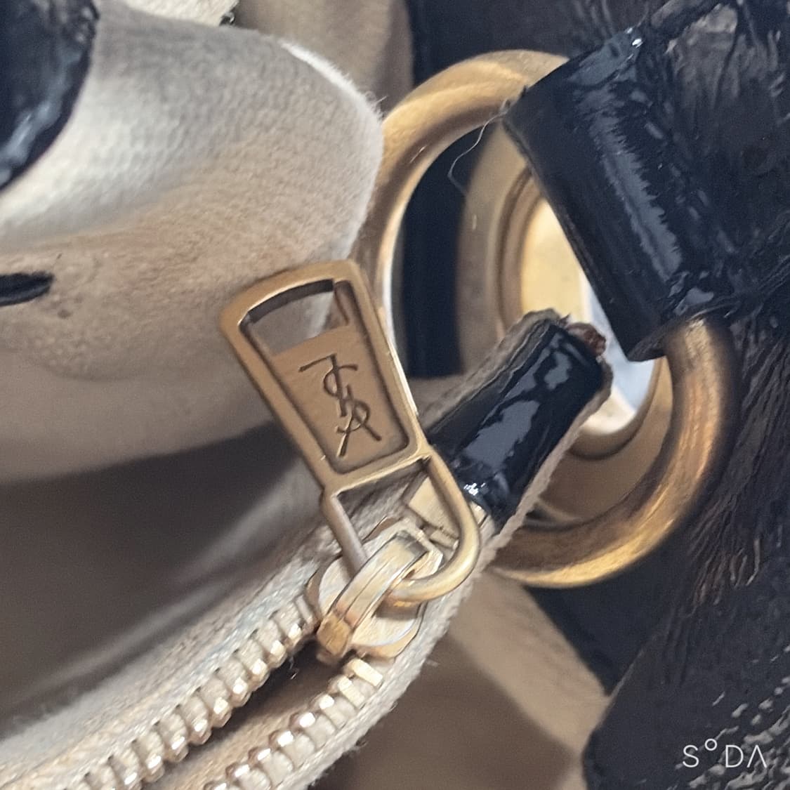 입생로랑 페이던트 숄더백 상품이미지8