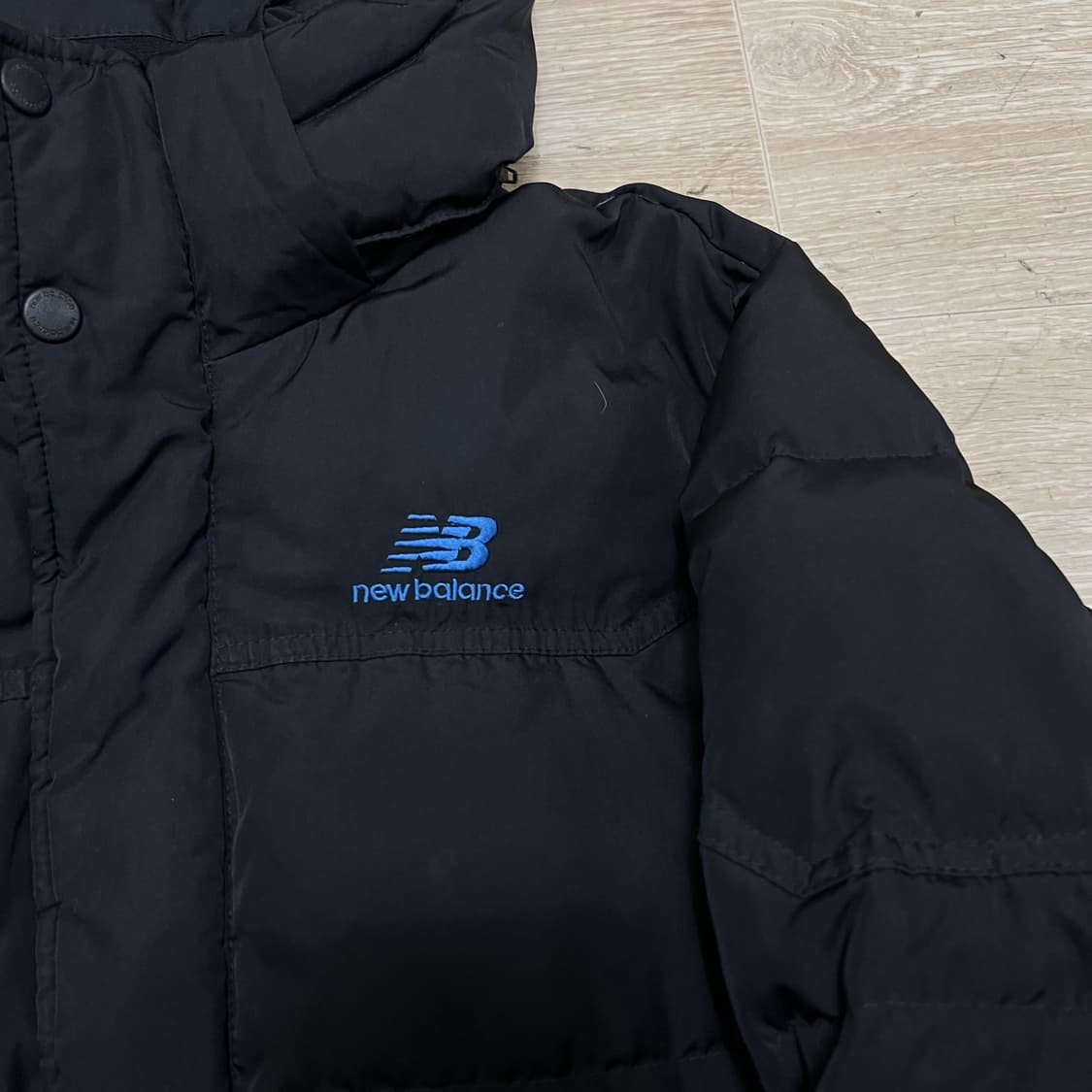 뉴발란스 여성 덕다운 후드 푸퍼패딩 점퍼 [블랙] S/90 상품이미지4