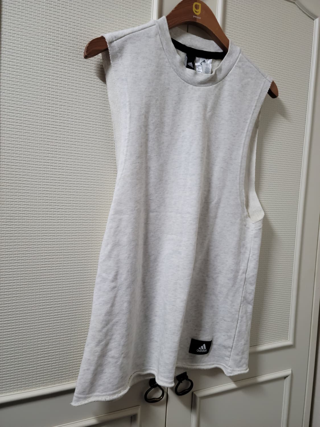 아디다스 회색 코튼 면 민소매 슬리브리스 티셔츠 M 사이즈 상품이미지3