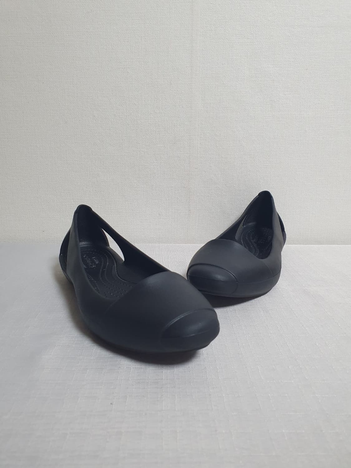 240mm 크록스 샌들 시에나 플랫 슈즈 블랙  W7 상품이미지6