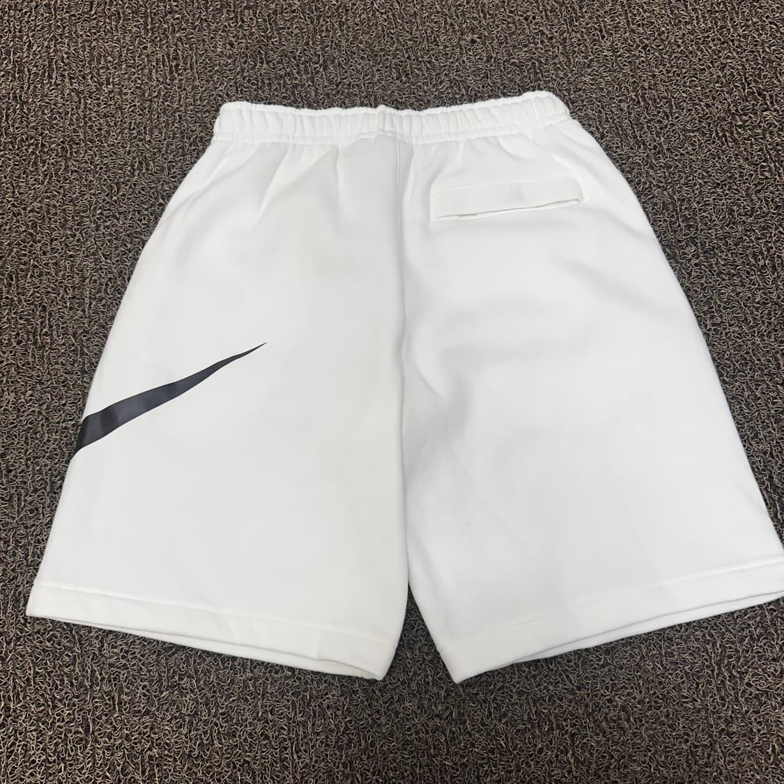NIKE 나이키 스우시 기모 반바지 운동복 화이트 S 상품이미지4