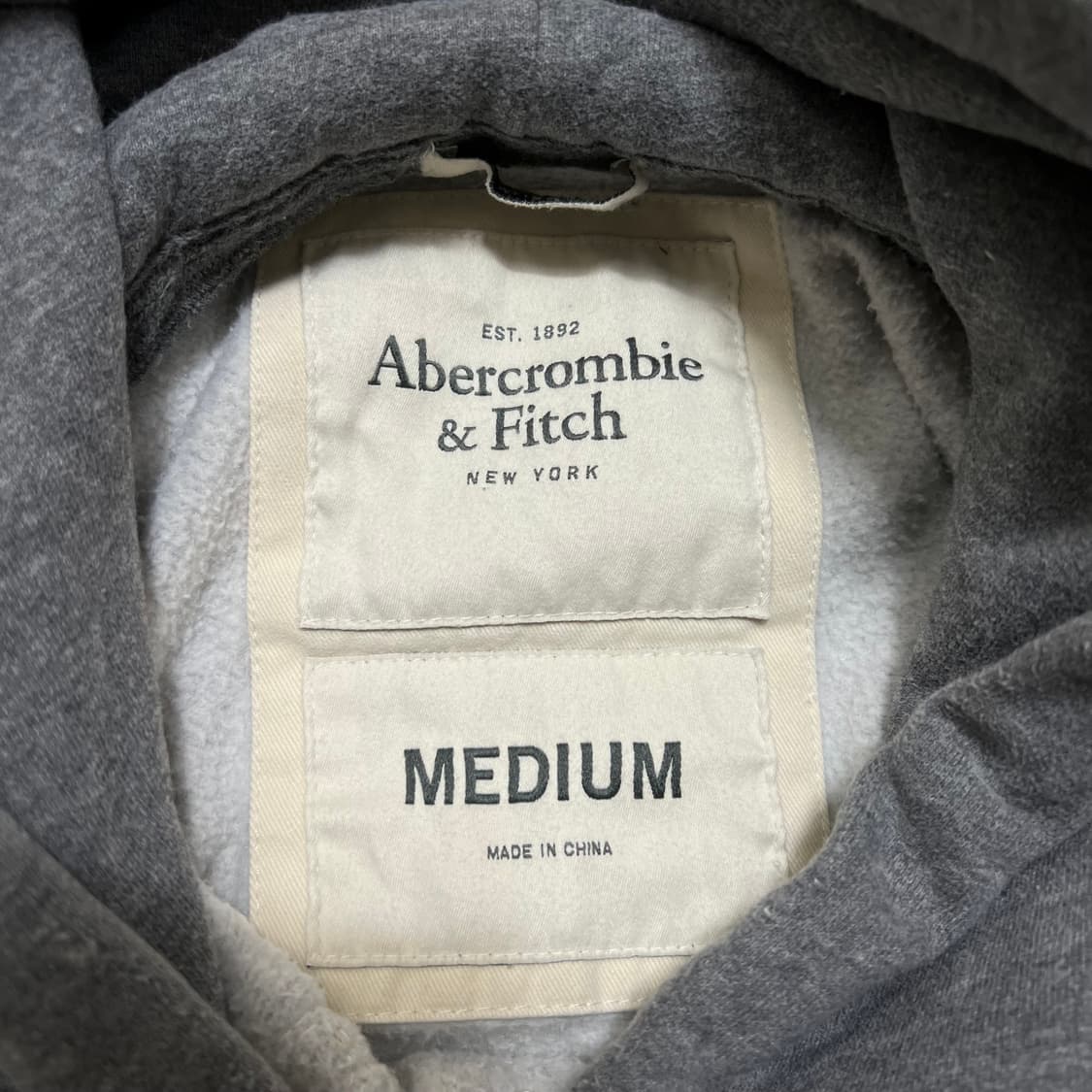 아베크롬비 자수 빅로고 데미지드 기모 후드티 [그레이] M/95 상품이미지5