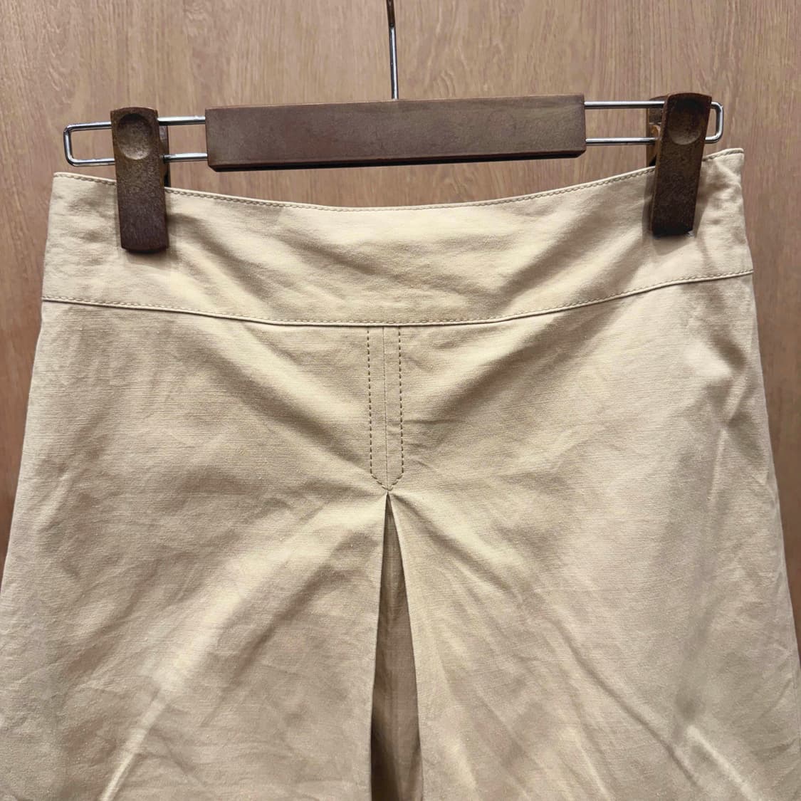 버버리 블루 라벨 미니 플레어 스커트 로고 자수 디테일 베이지 상품이미지4