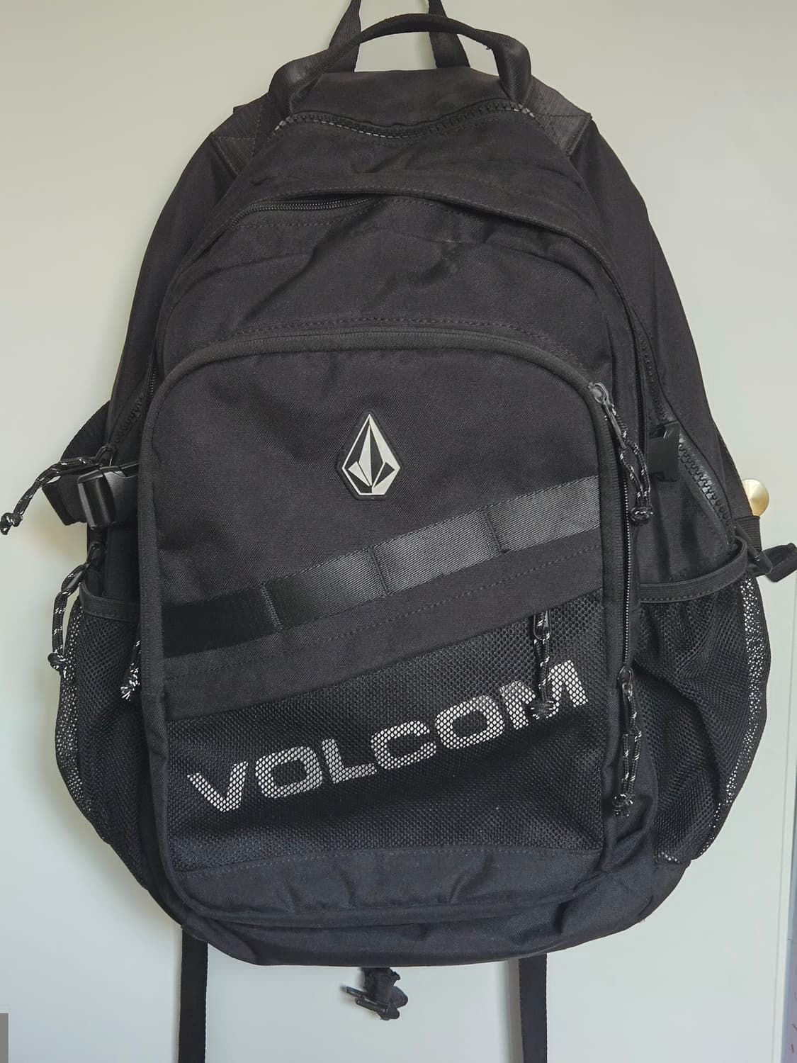 VOLCOM 볼컴 블랙 백팩 상품이미지1