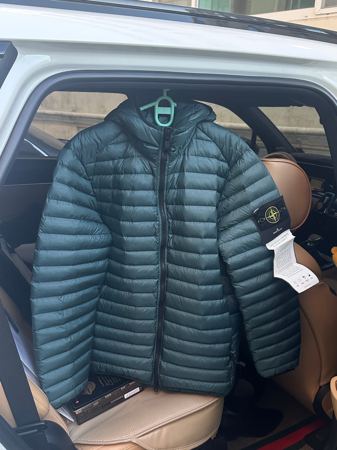 (새상품)스톤아일랜드 룸우븐 패커블 M사이즈 경량패딩 판매 상품이미지1