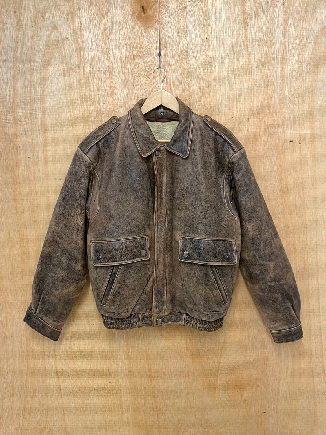 VTG hard faded leather flight jacket 페이딩 상품이미지1