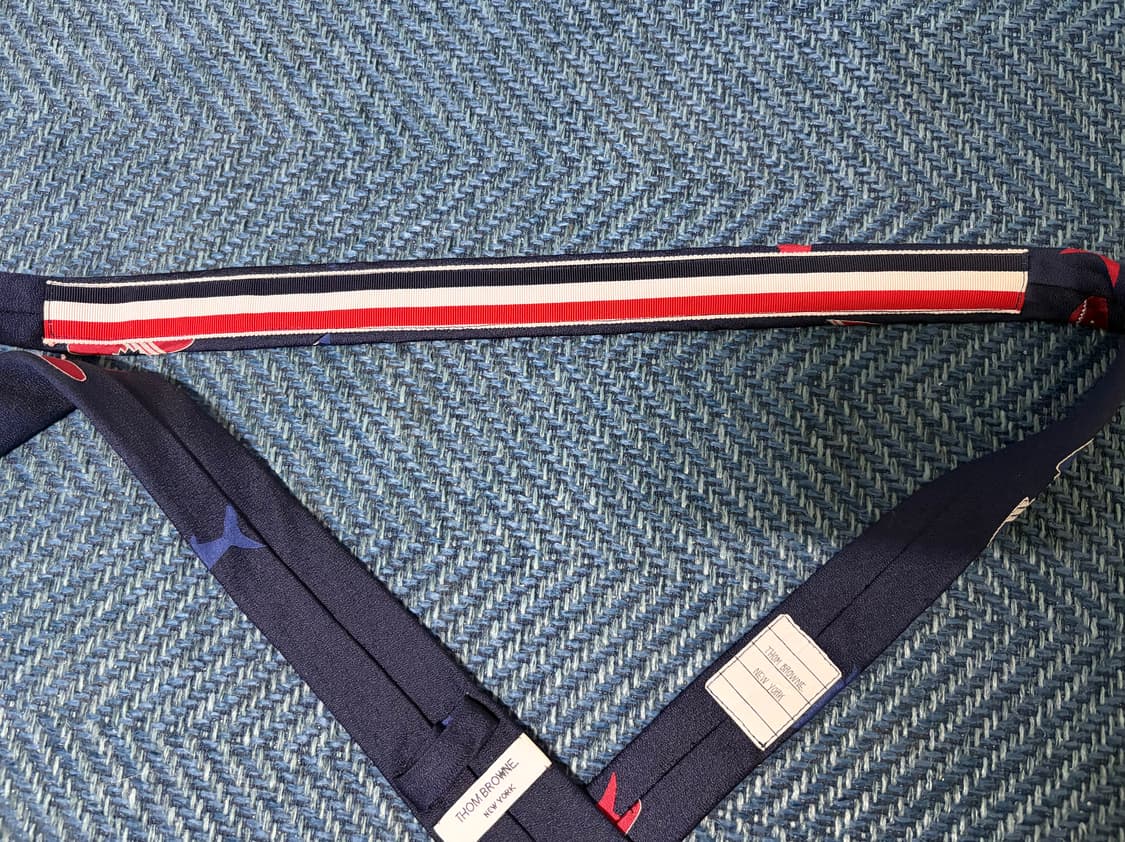 톰브라운 네이비 상어 넥타이 상품이미지3