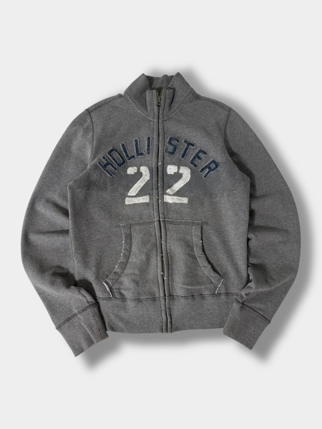 홀리스터 루즈핏 그레이 그런지 패치 스웻 집업 상품이미지1