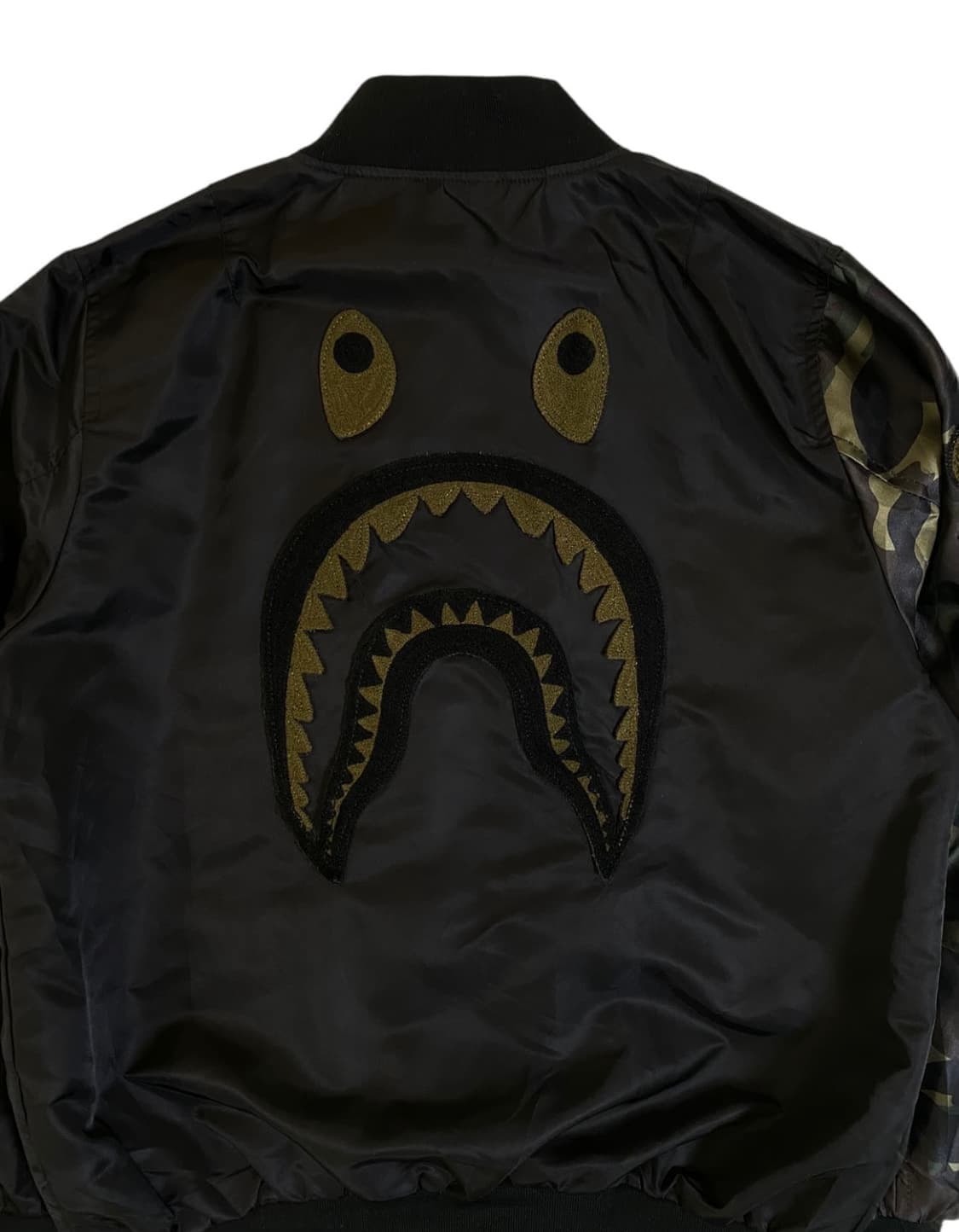 Bape x Undefeated 베이프 x 언디피티드 ma-1 점퍼 상품이미지2