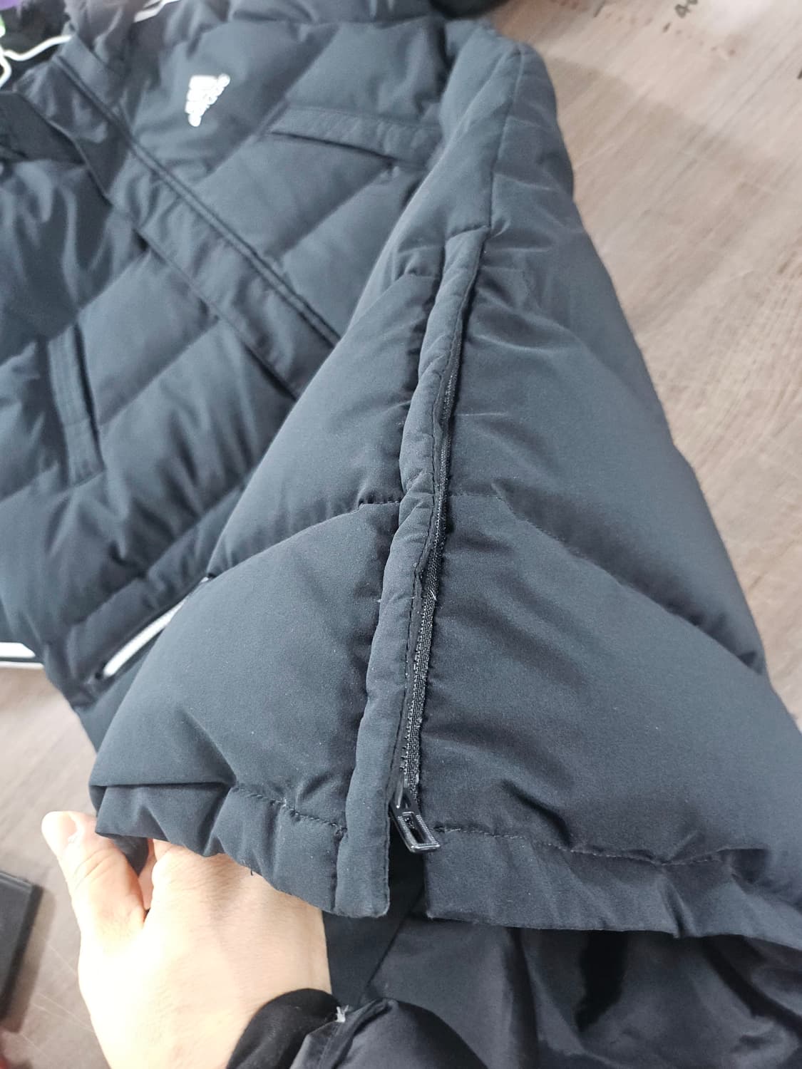 아디다스 키즈 블랙  롱패딩 후드 패딩 150 상품이미지4