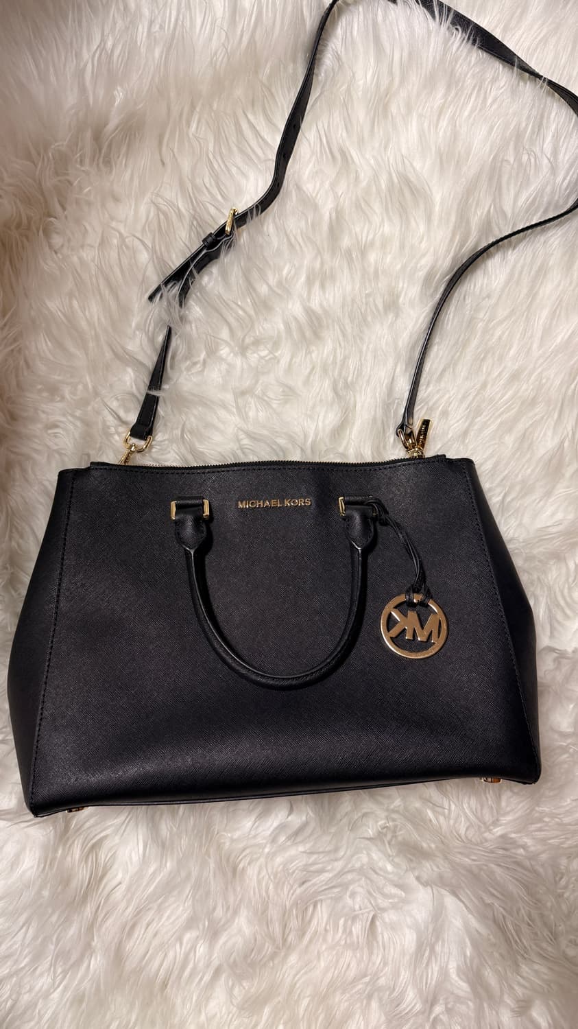 마이클코어스 사피아노 가죽 사첼백 판매합니다 상품이미지2