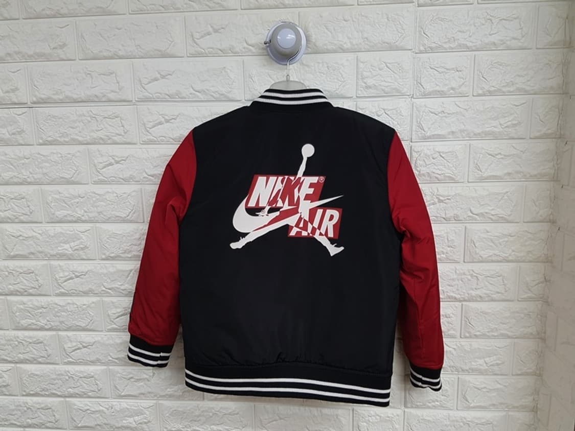 나이키 조던 패딩 야구점퍼 키즈130 (6~7세 118-122cm) 상품이미지4