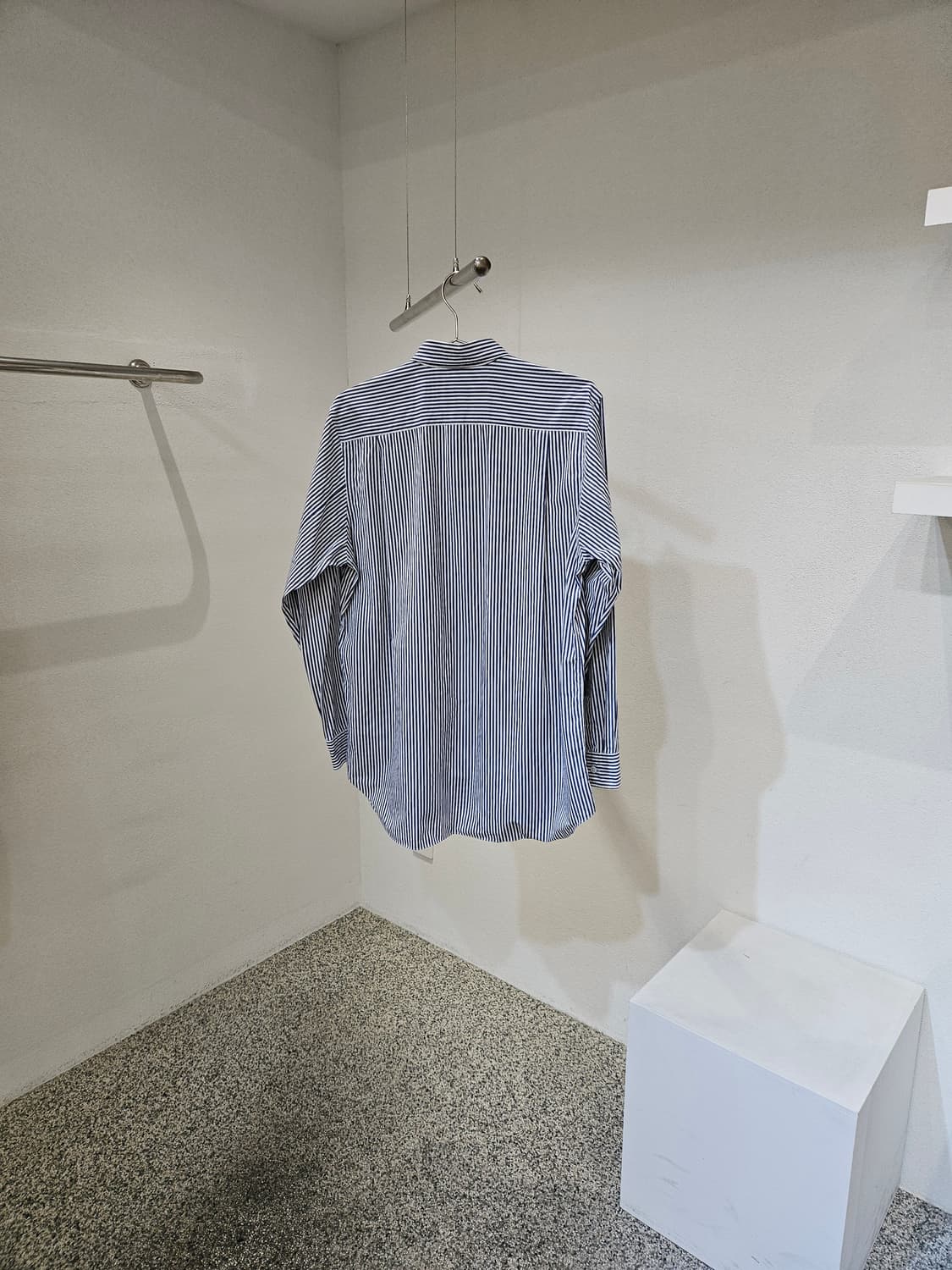 꼼데가르송 플레이 블랙와펜 스프라이프 셔츠 상품이미지2