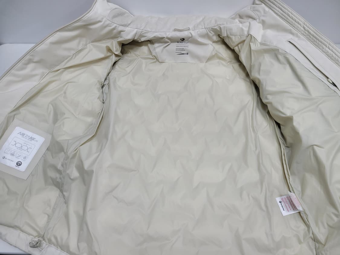 블랙야크 히말라야 오리지날 심리스 에어탱크 라이트 다운 패딩 / 95 남 상품이미지7