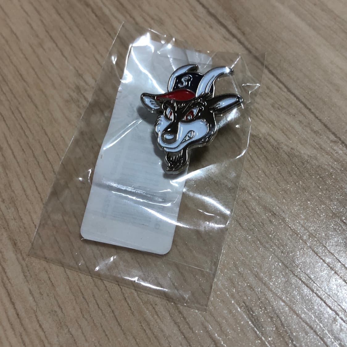 슈프림 고트 핀뱃지 상품이미지2