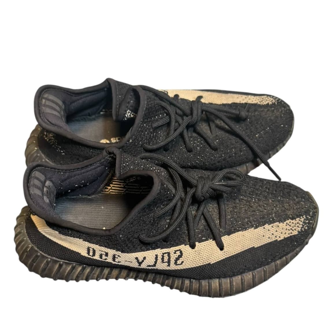 아디다스 이지부스트 오레오 350 V2 코어 블랙 화이트 상품이미지3