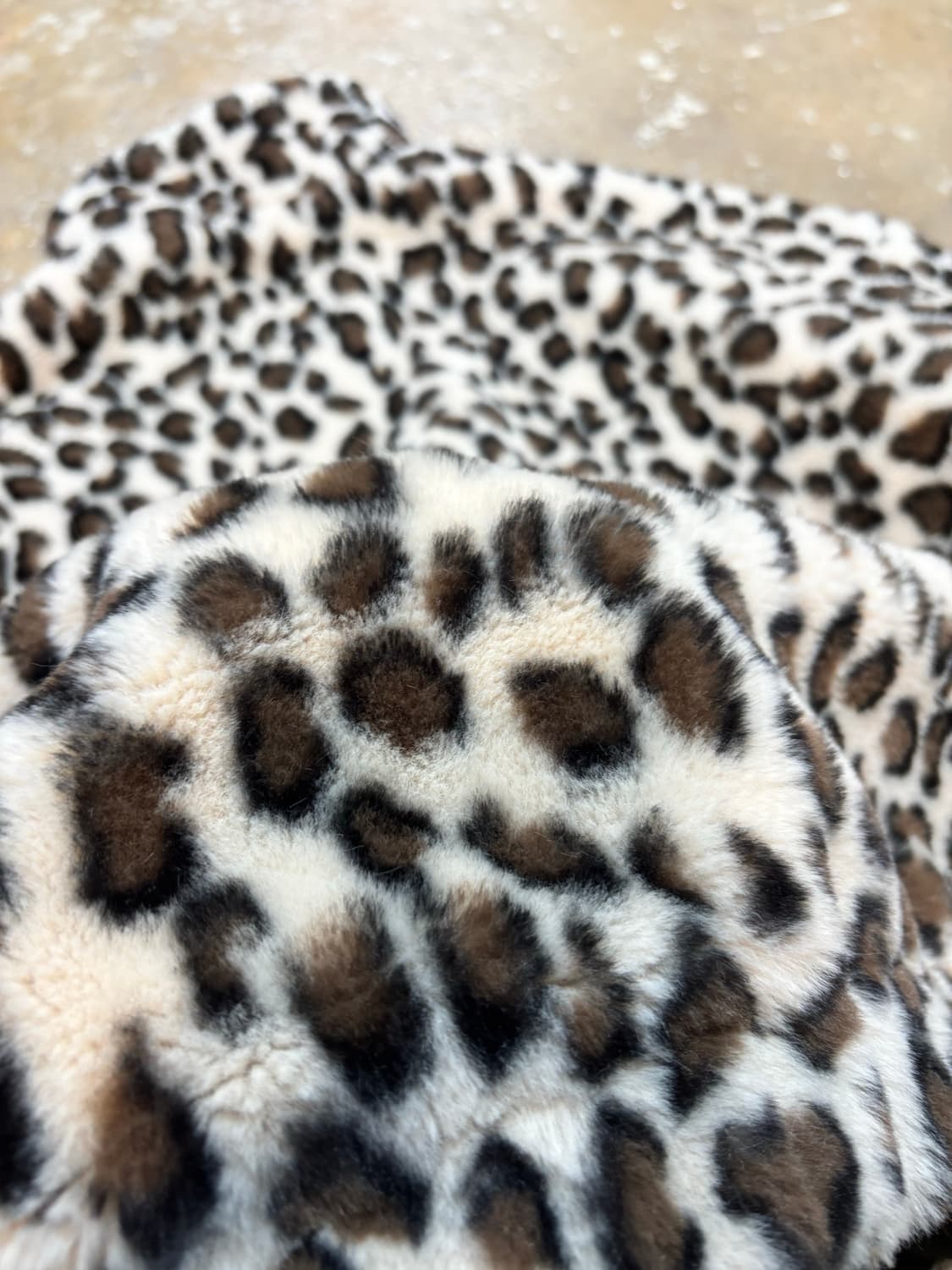 ourroom 오버핏 레오파드 퍼자켓 상품이미지7