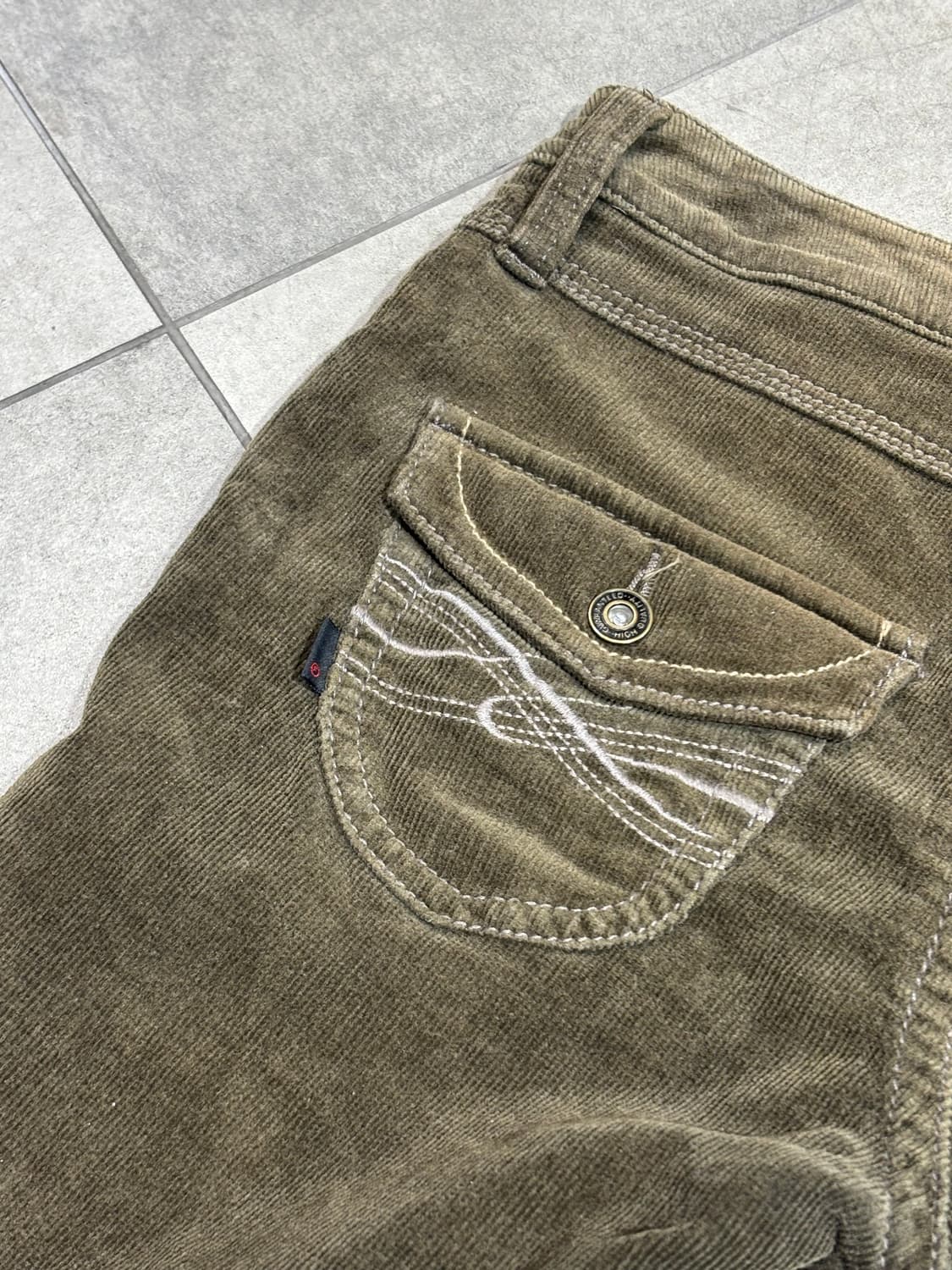 브라운 코듀로이 세미 부츠컷 팬츠 상품이미지10