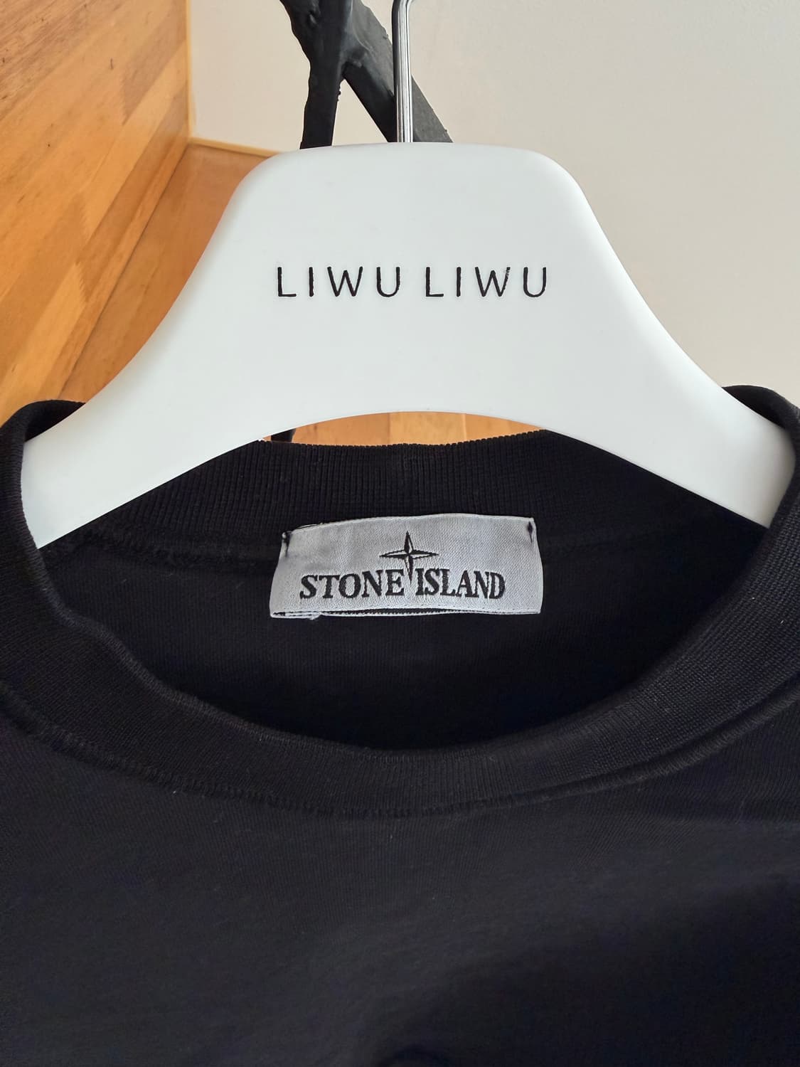 25ss 스톤아일랜드 맨투맨 블랙 M 상품이미지2