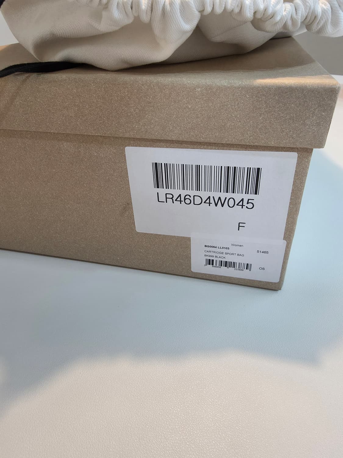 르메르 카트리지 스포츠백 블랙 새상품 판매합니다 상품이미지6