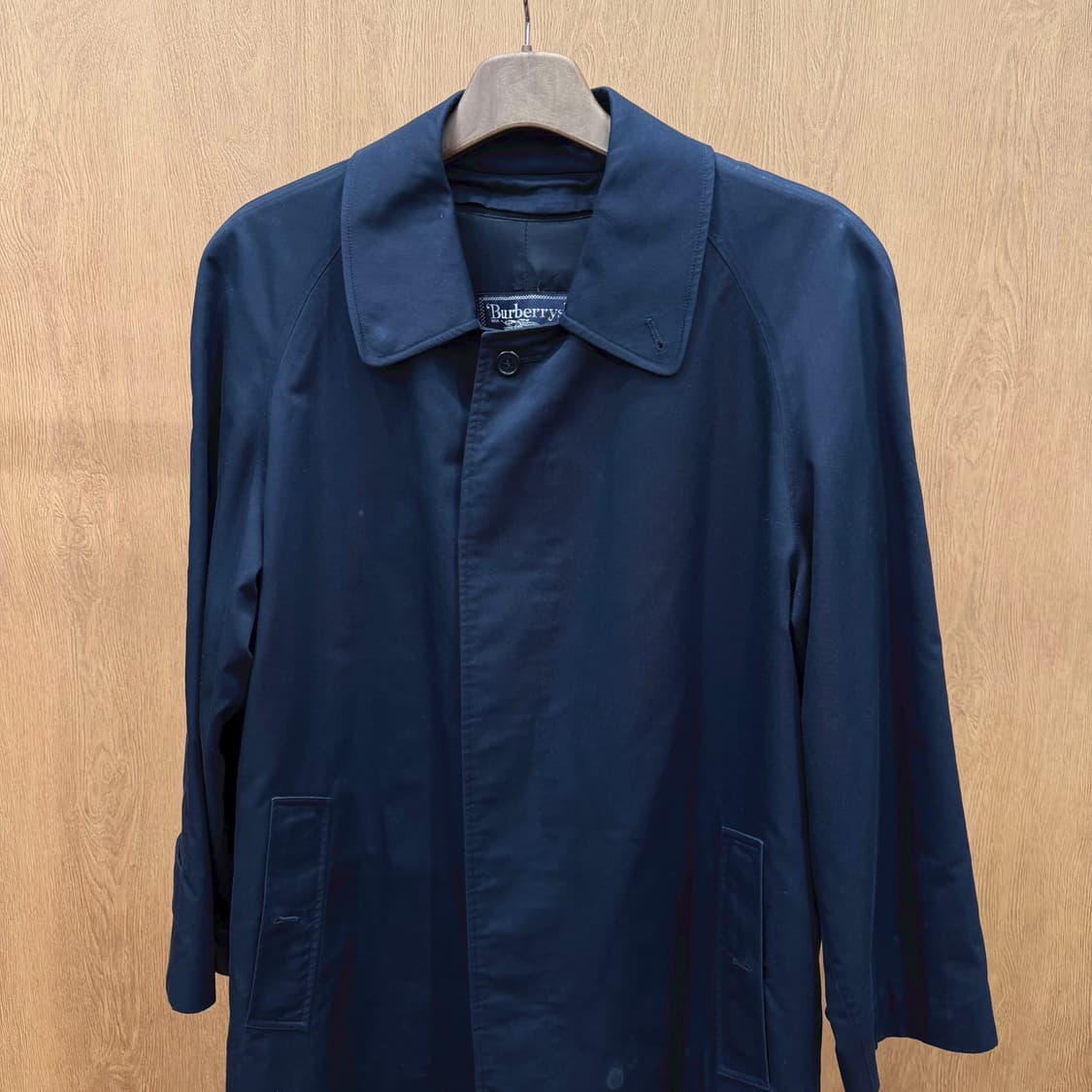 버버리 트렌치 코트 히든 버튼 울 체크 라이너 탈부착 디테일 딥 네이비 상품이미지4