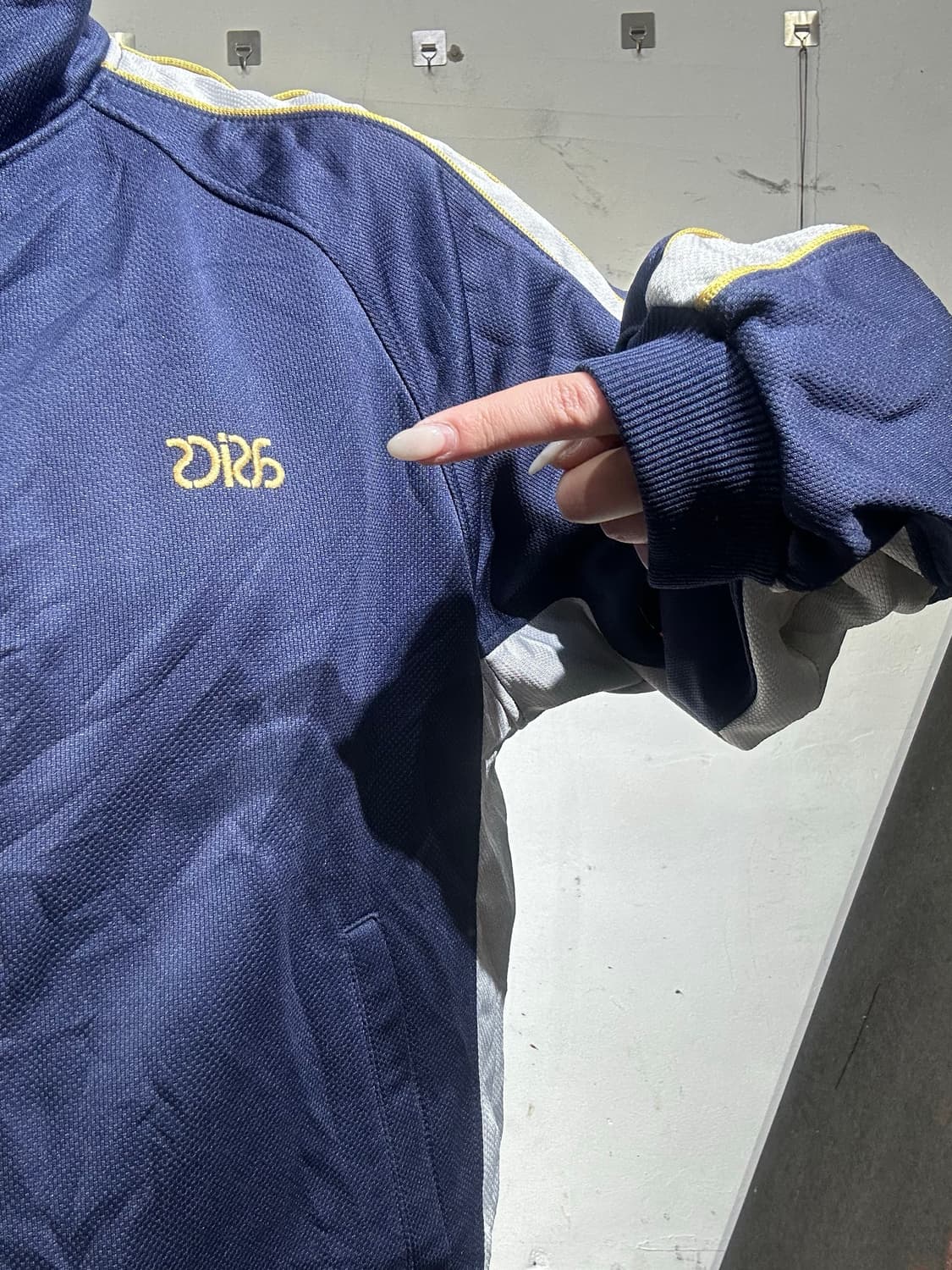 아식스 네이비 화이트 사이드 라인 바람막이 자켓 L 상품이미지4