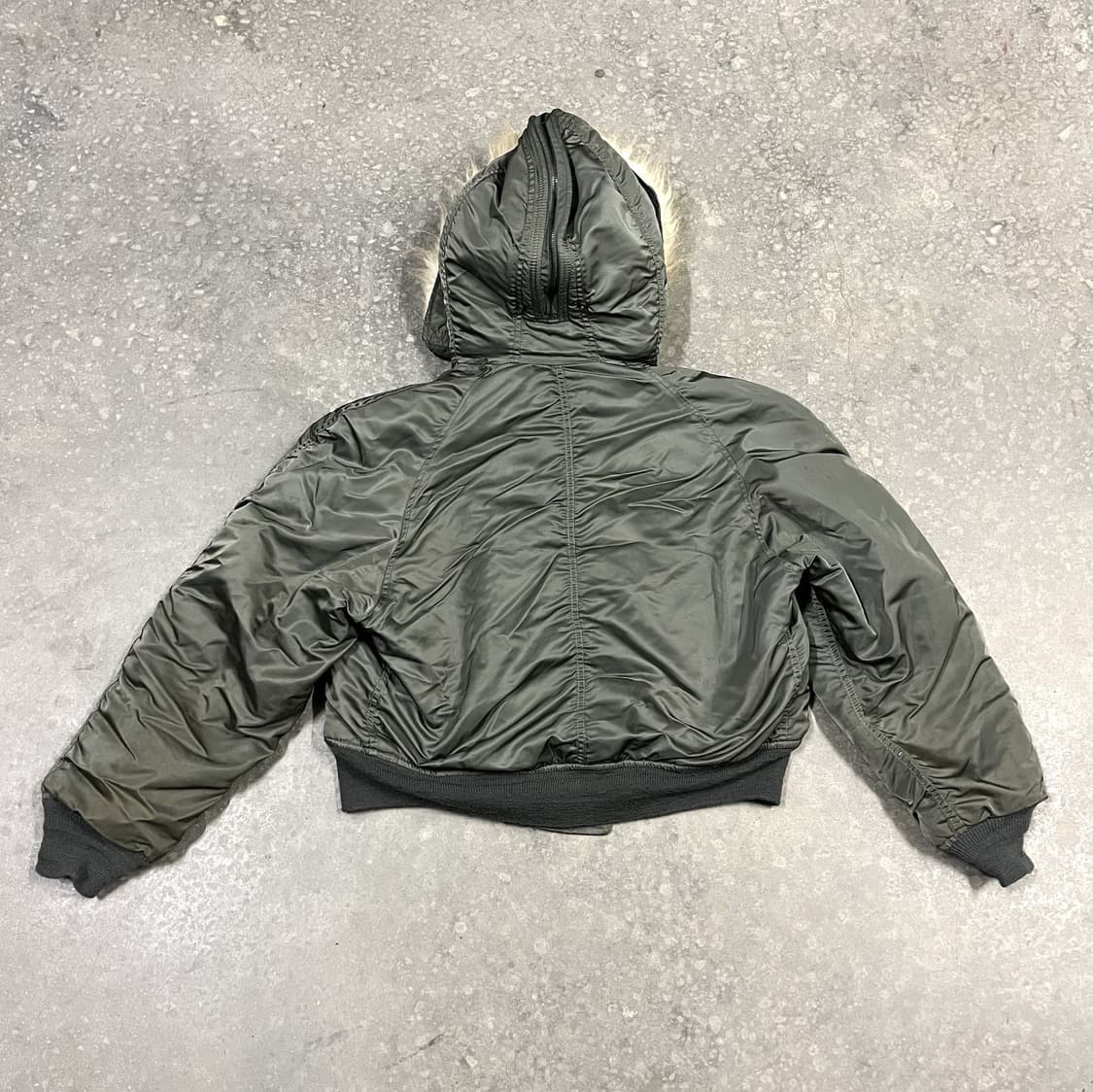 알파 인더스트리 N-2B 플라이트 붐버 자켓 상품이미지2